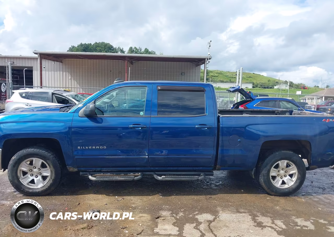 2018 Chevrolet Silverado 1500 1Lt VIN:1GCUKREC9JF230363 - 14