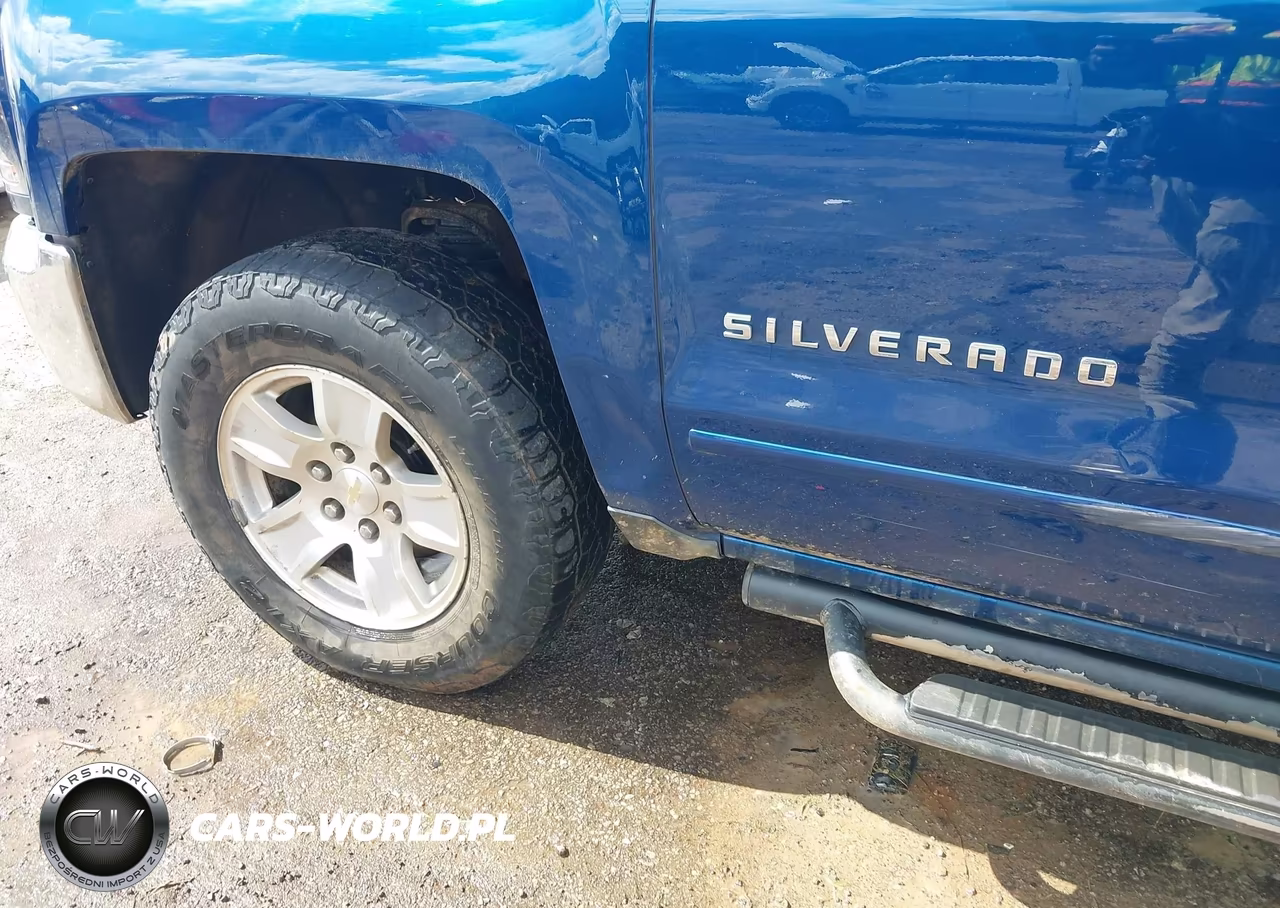 2018 Chevrolet Silverado 1500 1Lt VIN:1GCUKREC9JF230363 - 18