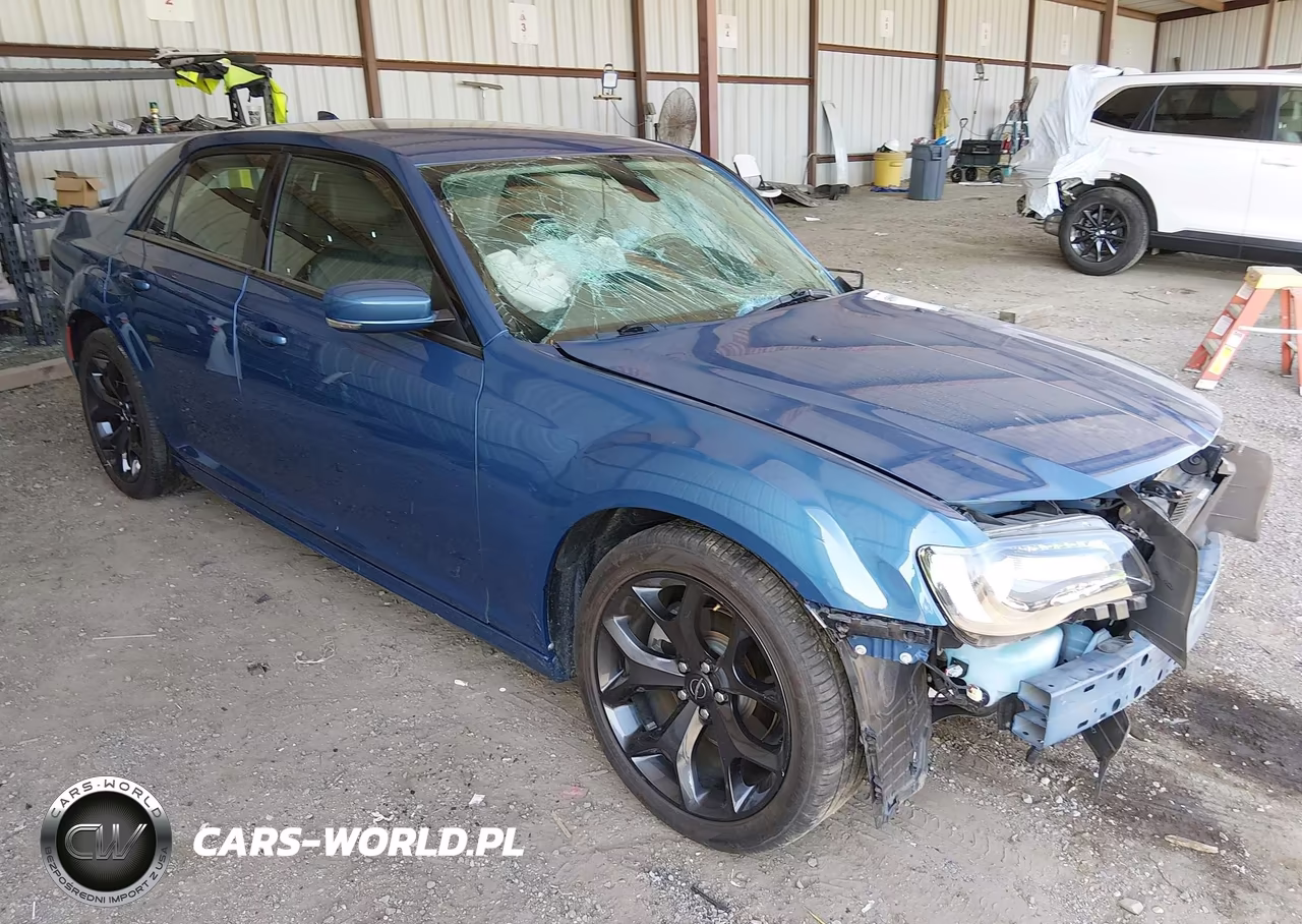 2021 Chrysler 300 Touring L VIN:2C3CCAAGXMH667430 - 1