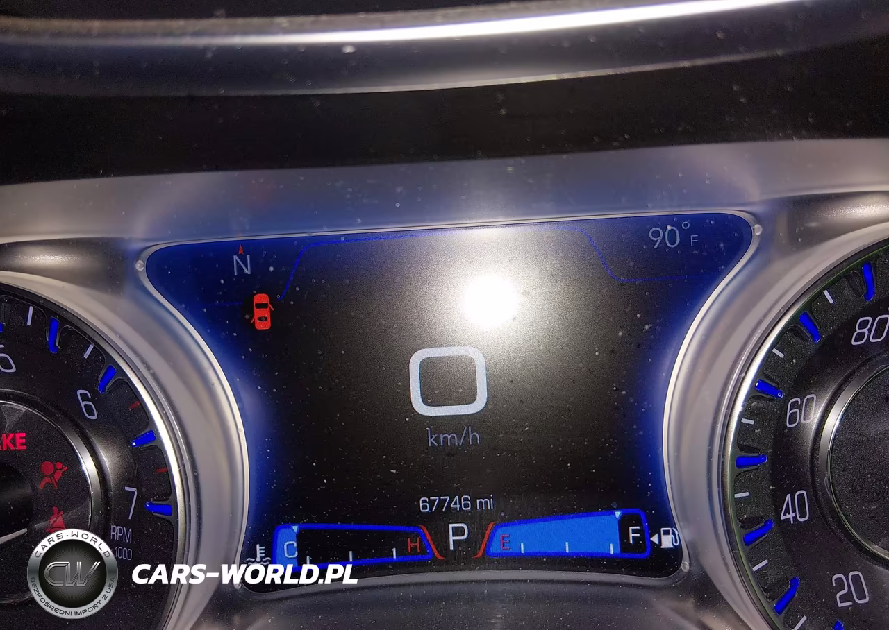 2021 Chrysler 300 Touring L VIN:2C3CCAAGXMH667430 - 7