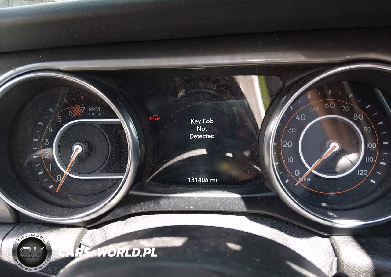 2019 Jeep Wrangler Unlimited Sahara 4X4 VIN:1C4HJXEN6KW590136 - 7
