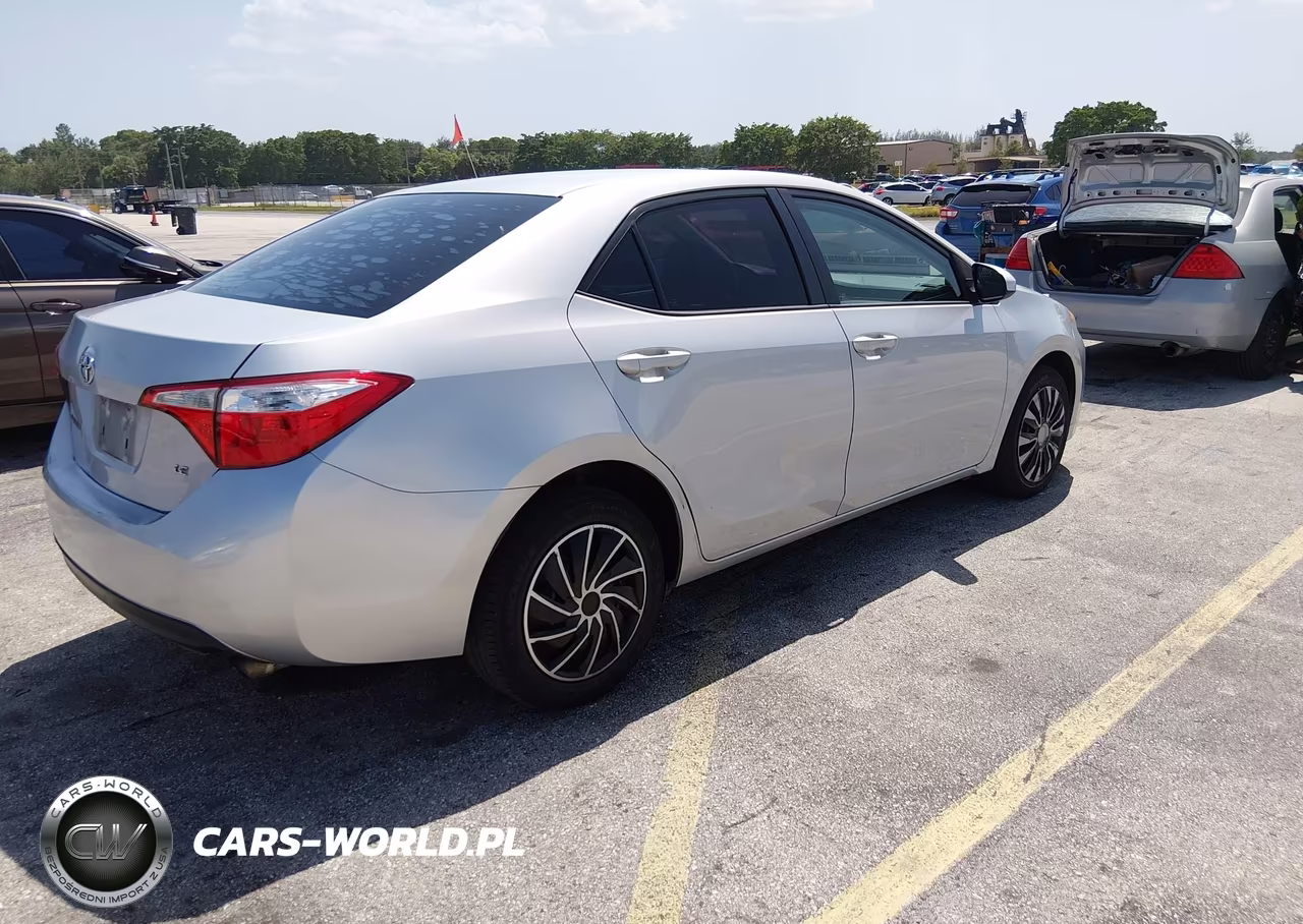 2016 Toyota Corolla Le VIN:5YFBURHE3GP469200 - 4