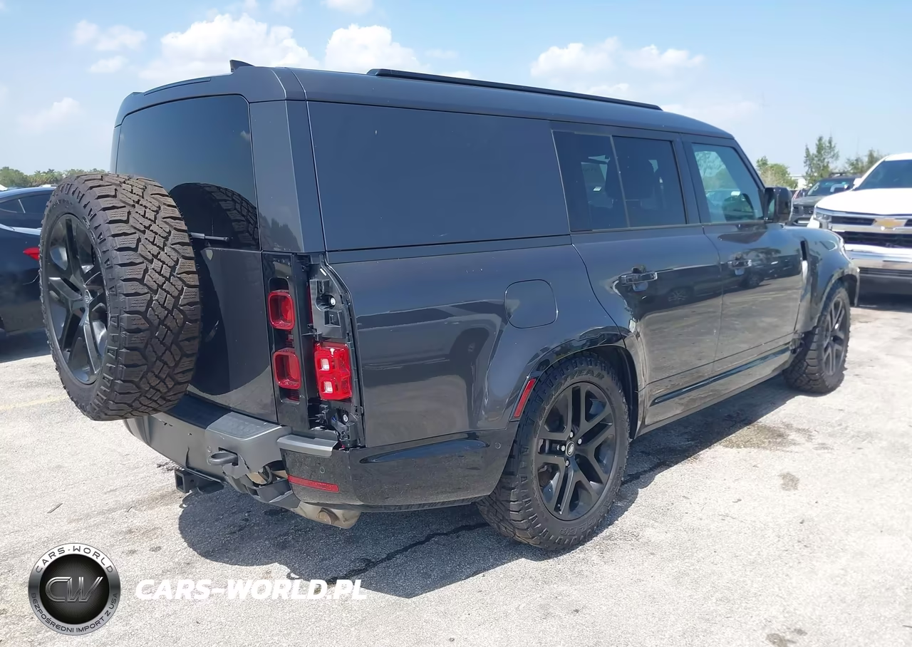 2024 Land Rover Defender 130 Outbound VIN:SALEWFEU2R2353773 - 4