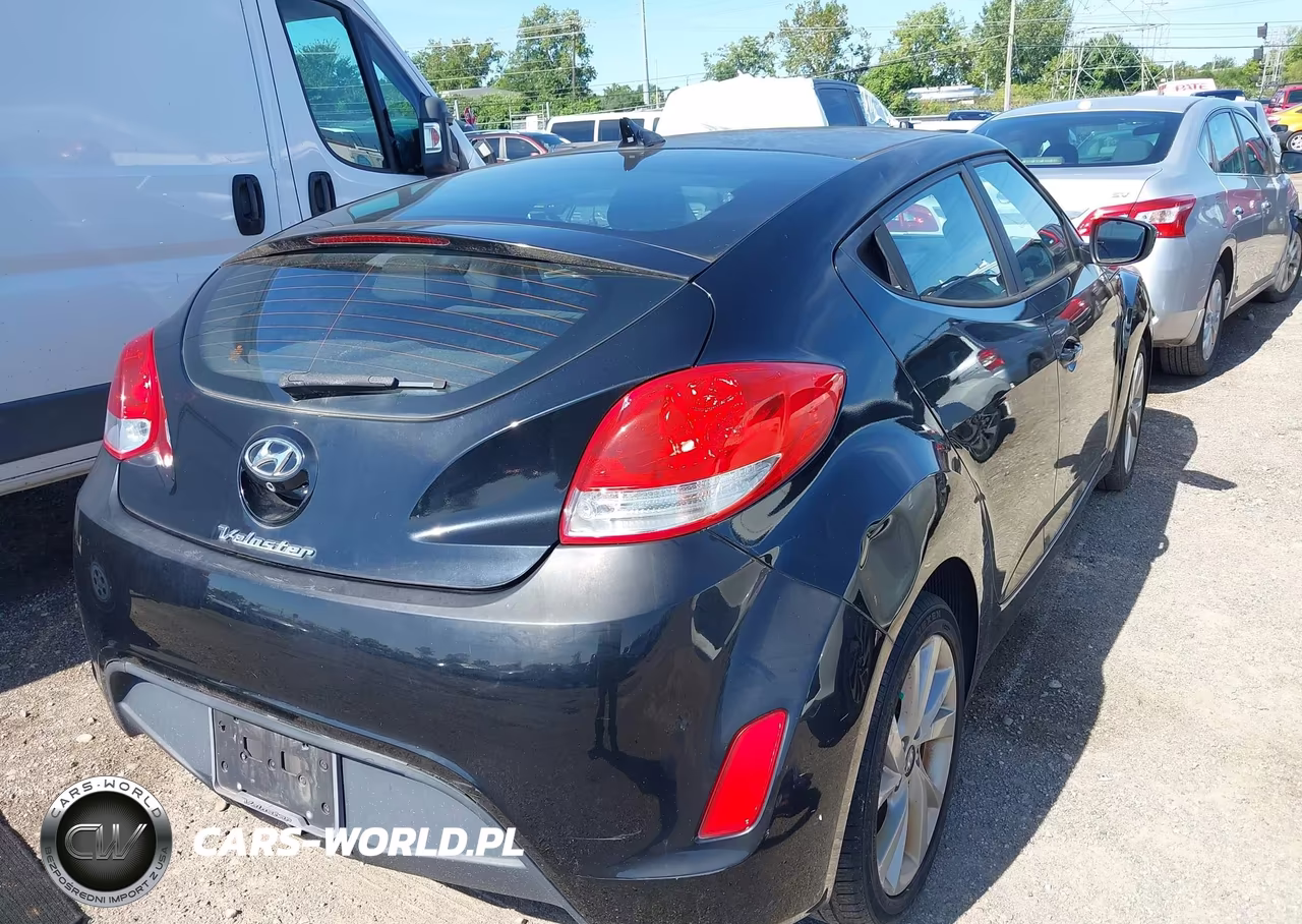 2016 Hyundai Veloster VIN:KMHTC6ADXGU287029 - 4