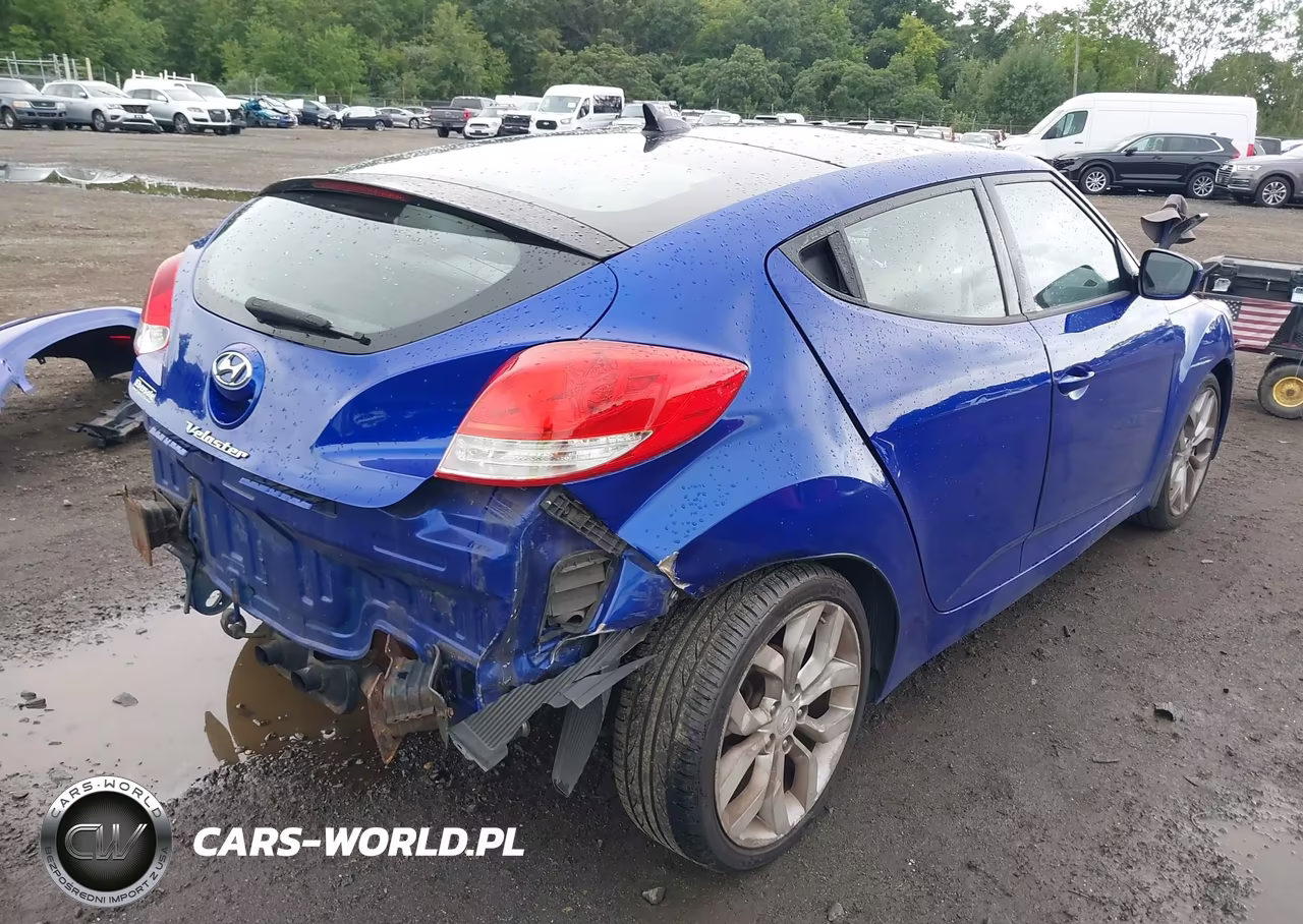2012 Hyundai Veloster Base W-Gray VIN:KMHTC6AD1CU080815 - 4