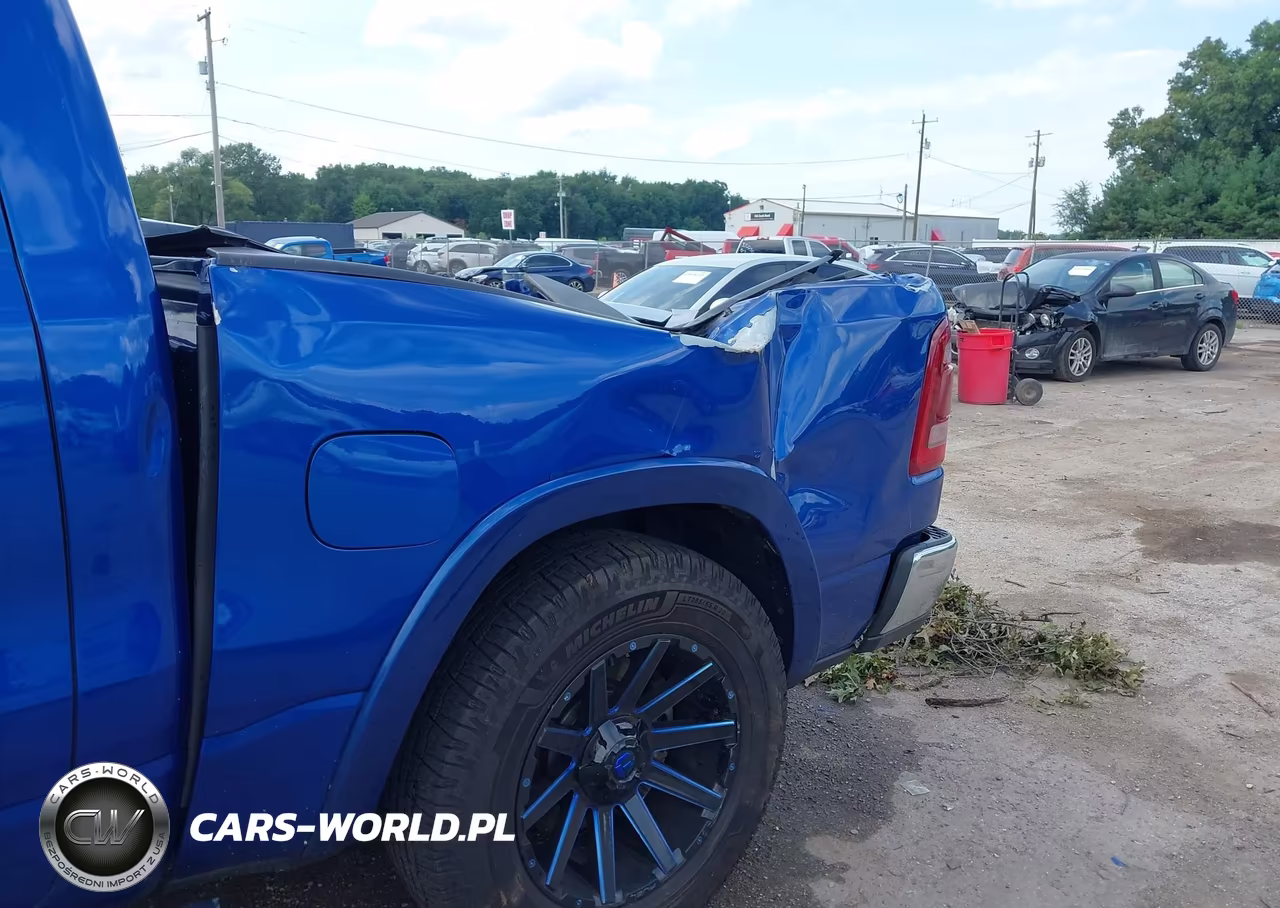2019 Ram 1500 Laramie 4X4 5'7 Box VIN:1C6SRFJT6KN619726 - 18