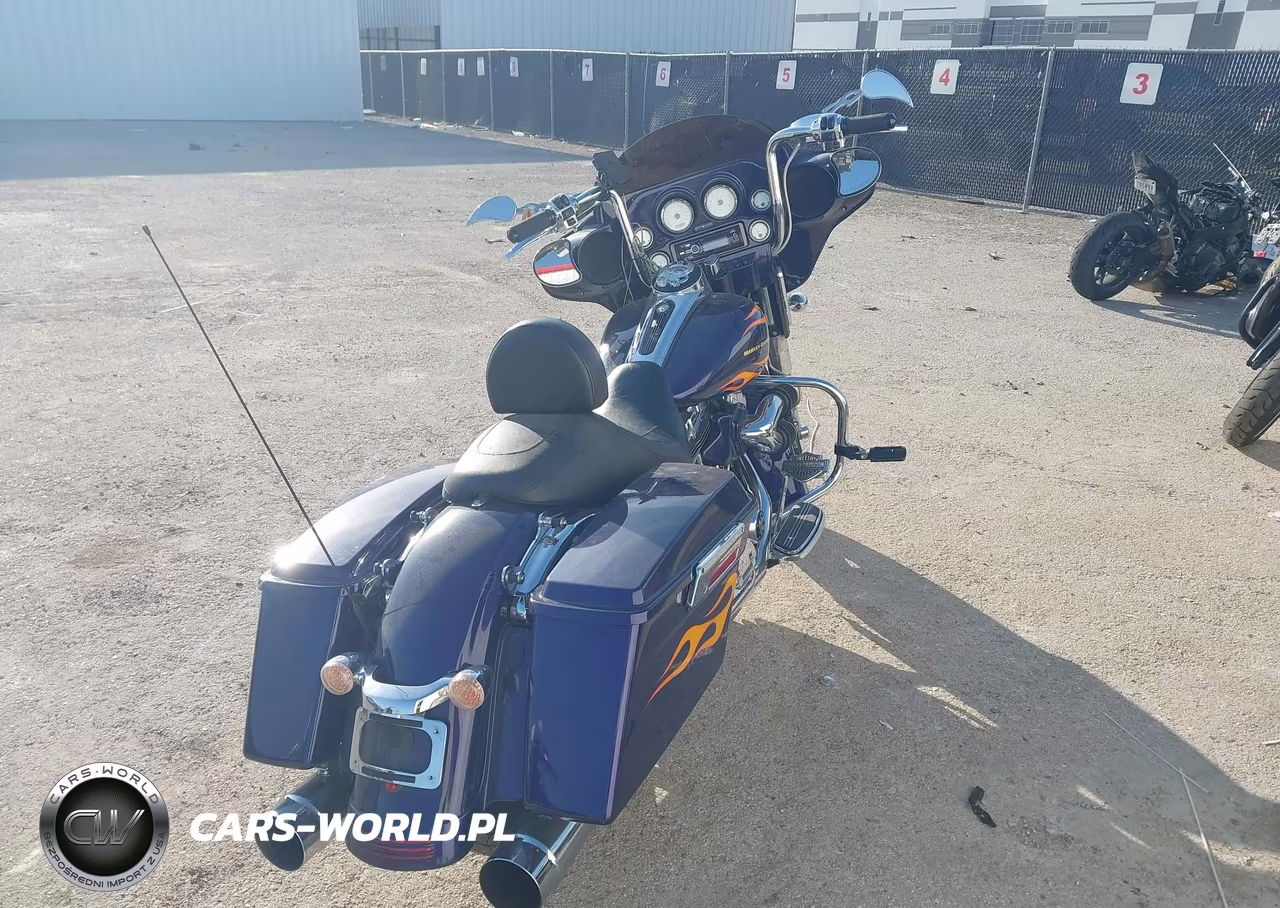 2012 Harley-Davidson Flhx Street Glide VIN:1HD1KBM10CB658728 - 4