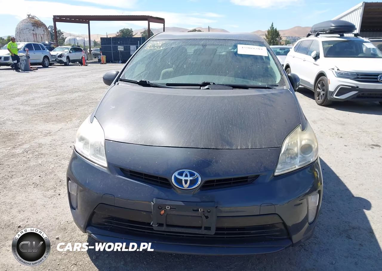 2015 Toyota Prius Two VIN:JTDKN3DUXF0413495 - 12