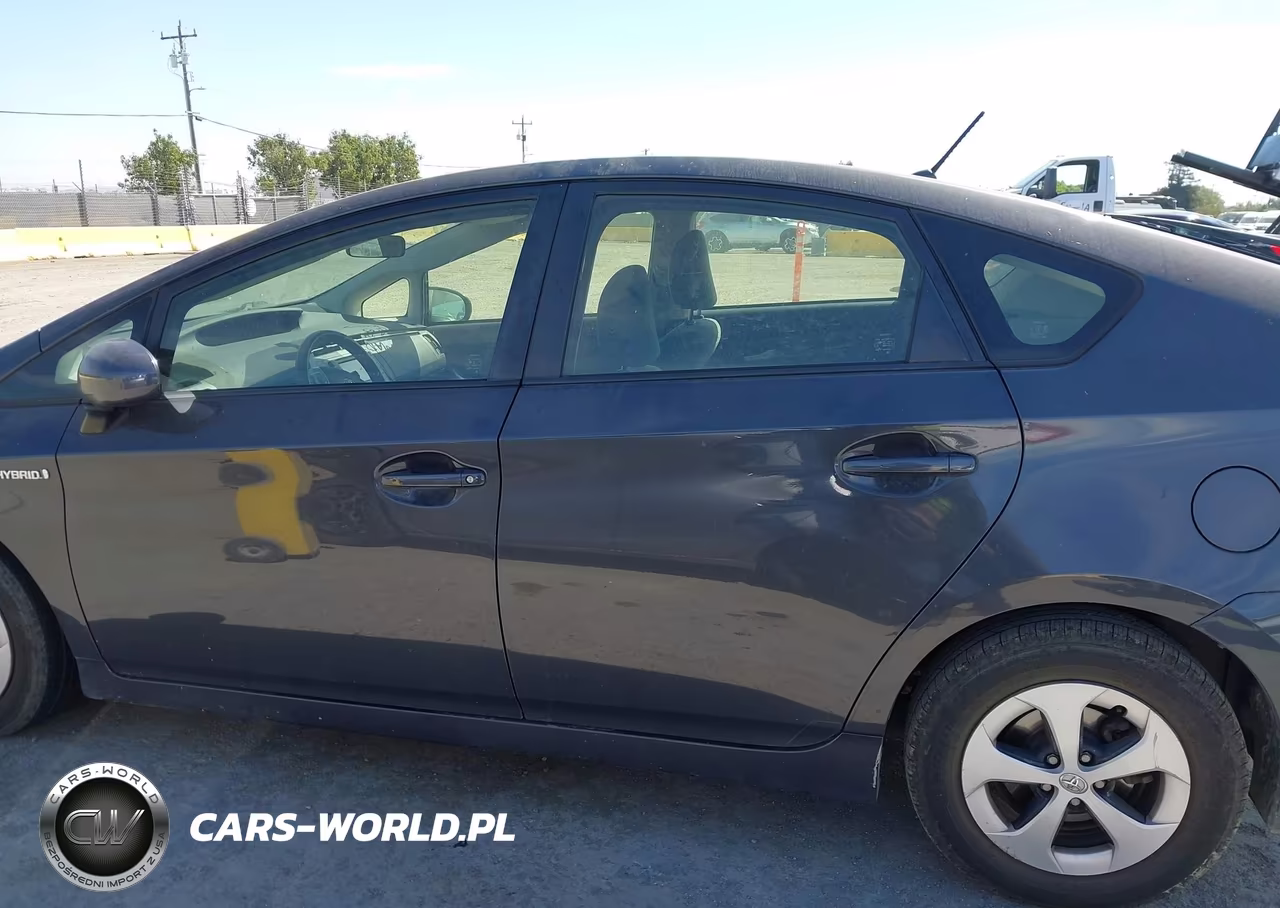 2015 Toyota Prius Two VIN:JTDKN3DUXF0413495 - 14