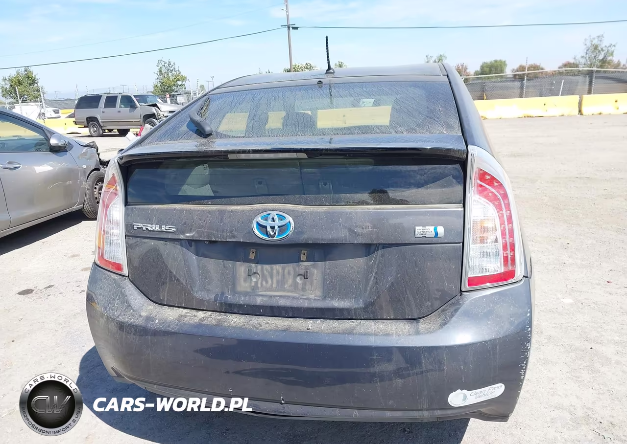 2015 Toyota Prius Two VIN:JTDKN3DUXF0413495 - 16