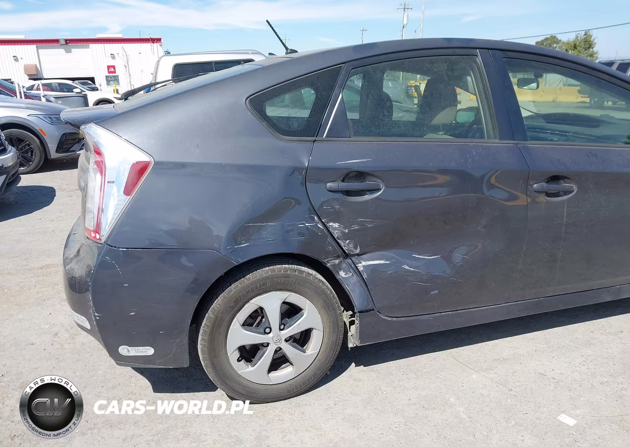 2015 Toyota Prius Two VIN:JTDKN3DUXF0413495 - 6