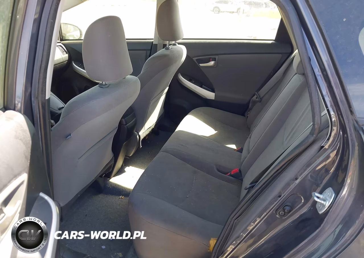 2015 Toyota Prius Two VIN:JTDKN3DUXF0413495 - 8