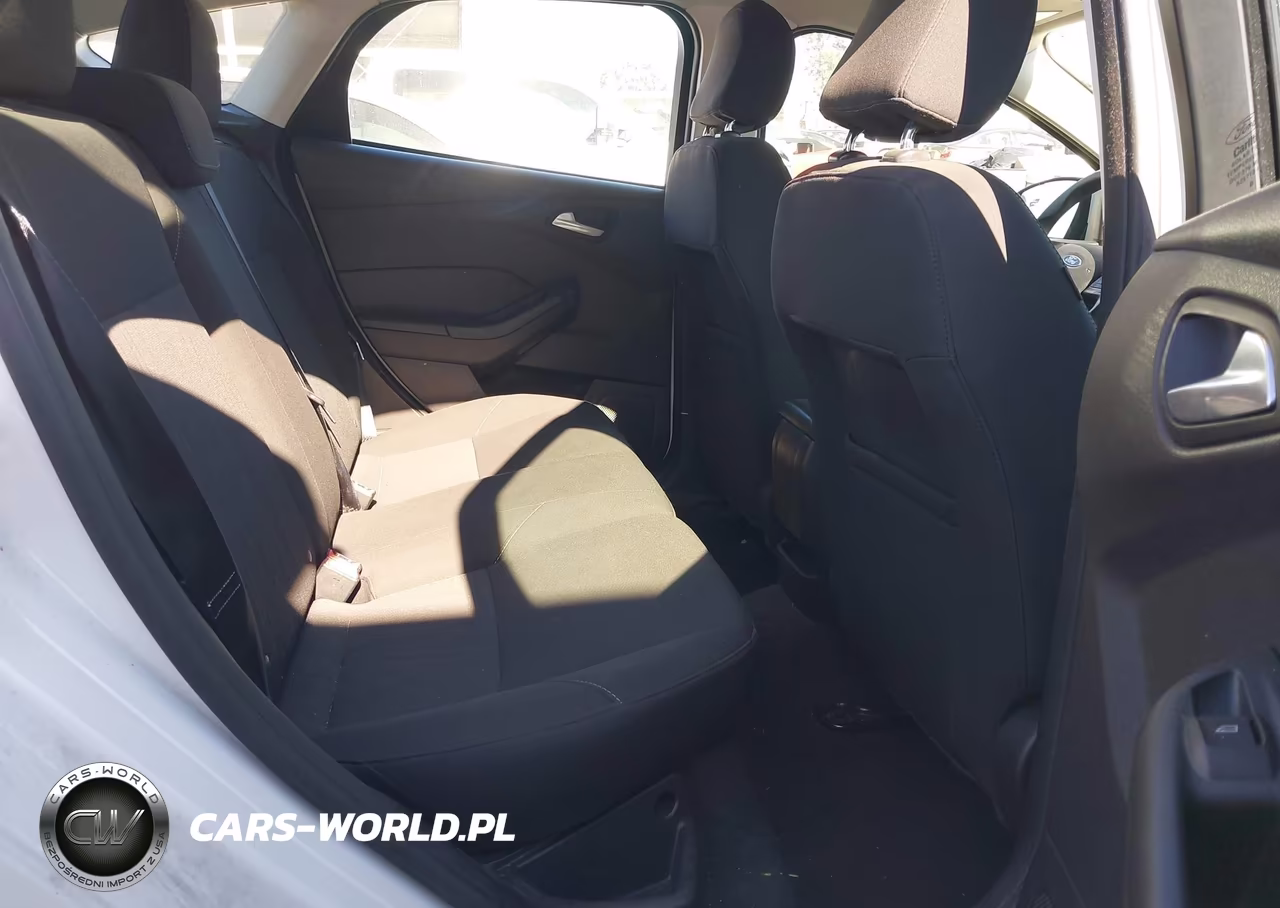 2016 Ford Focus Se VIN:1FADP3K27GL329340 - 8
