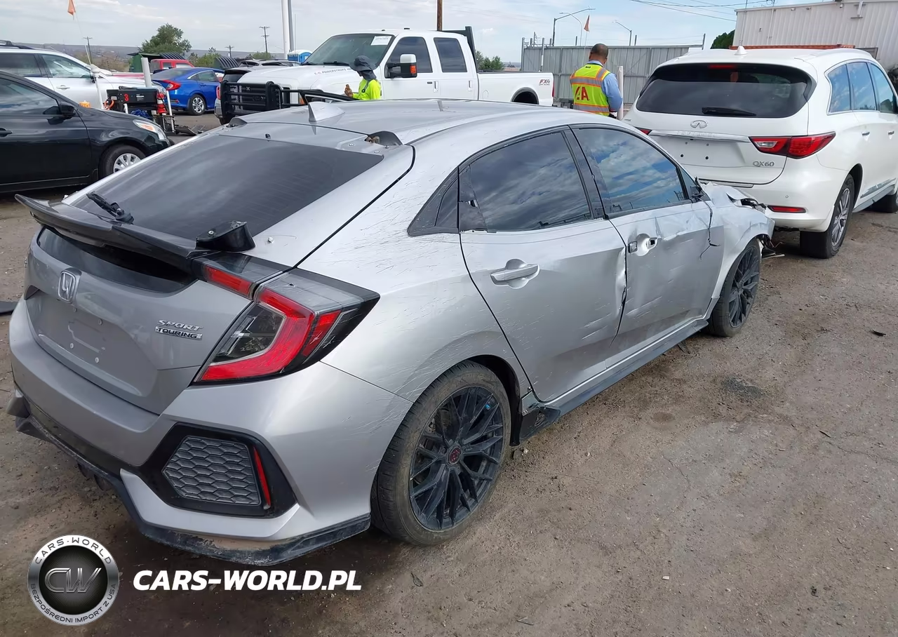 2019 Honda Civic Sport Touring VIN:SHHFK7H92KU226687 - 4