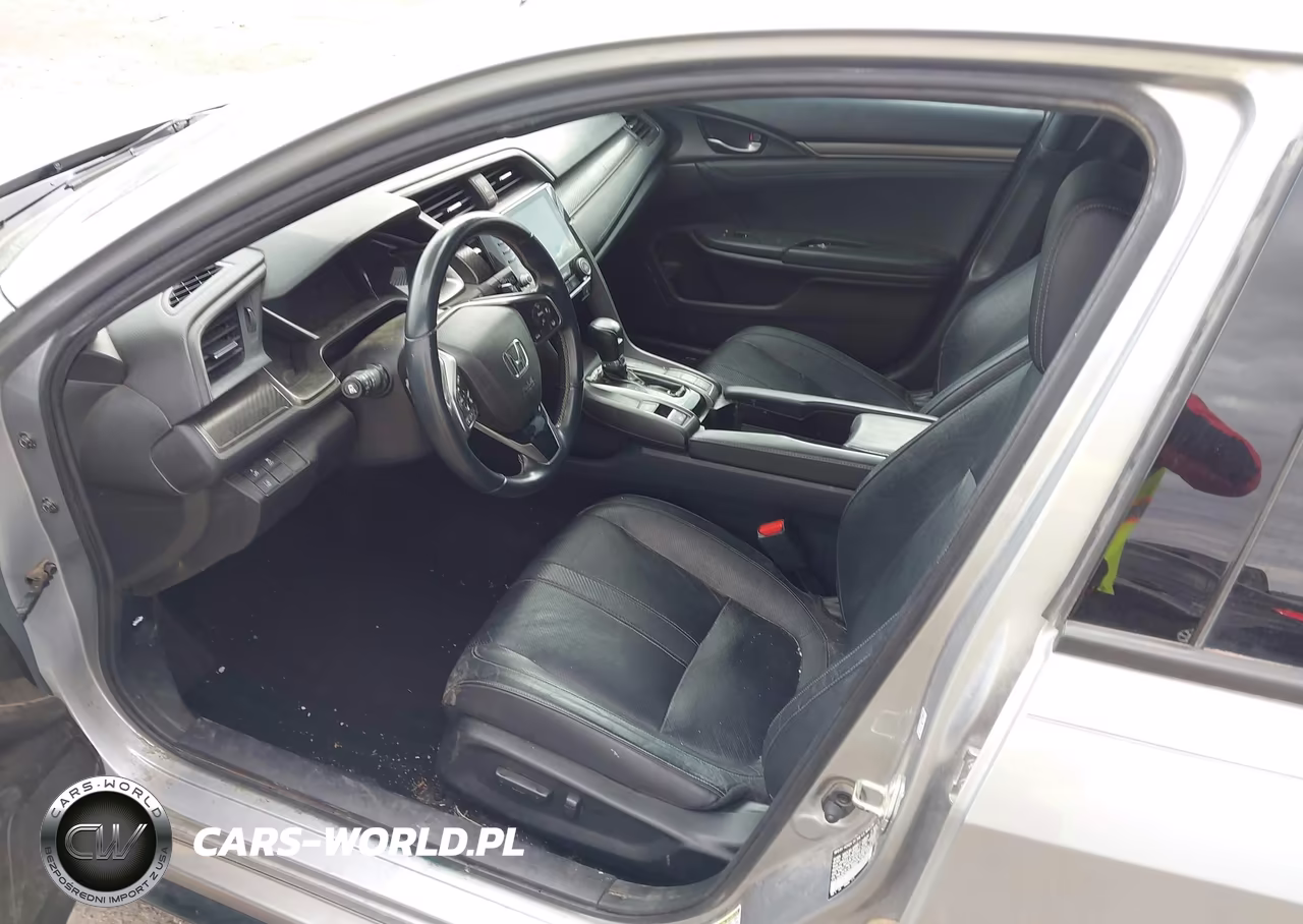 2019 Honda Civic Sport Touring VIN:SHHFK7H92KU226687 - 5