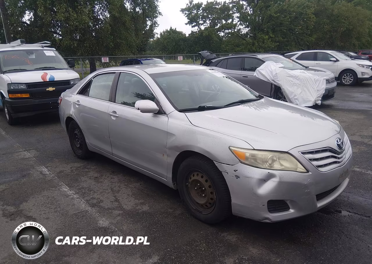 2011 Toyota Camry Le – zdjęcie 1 z 14