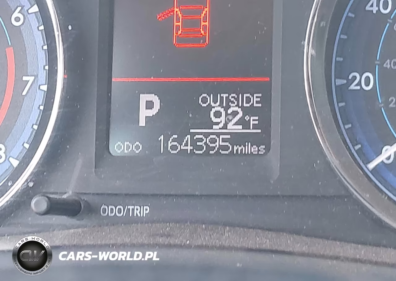 2018 Toyota Corolla Le VIN:5YFBURHE8JP755616 - 15