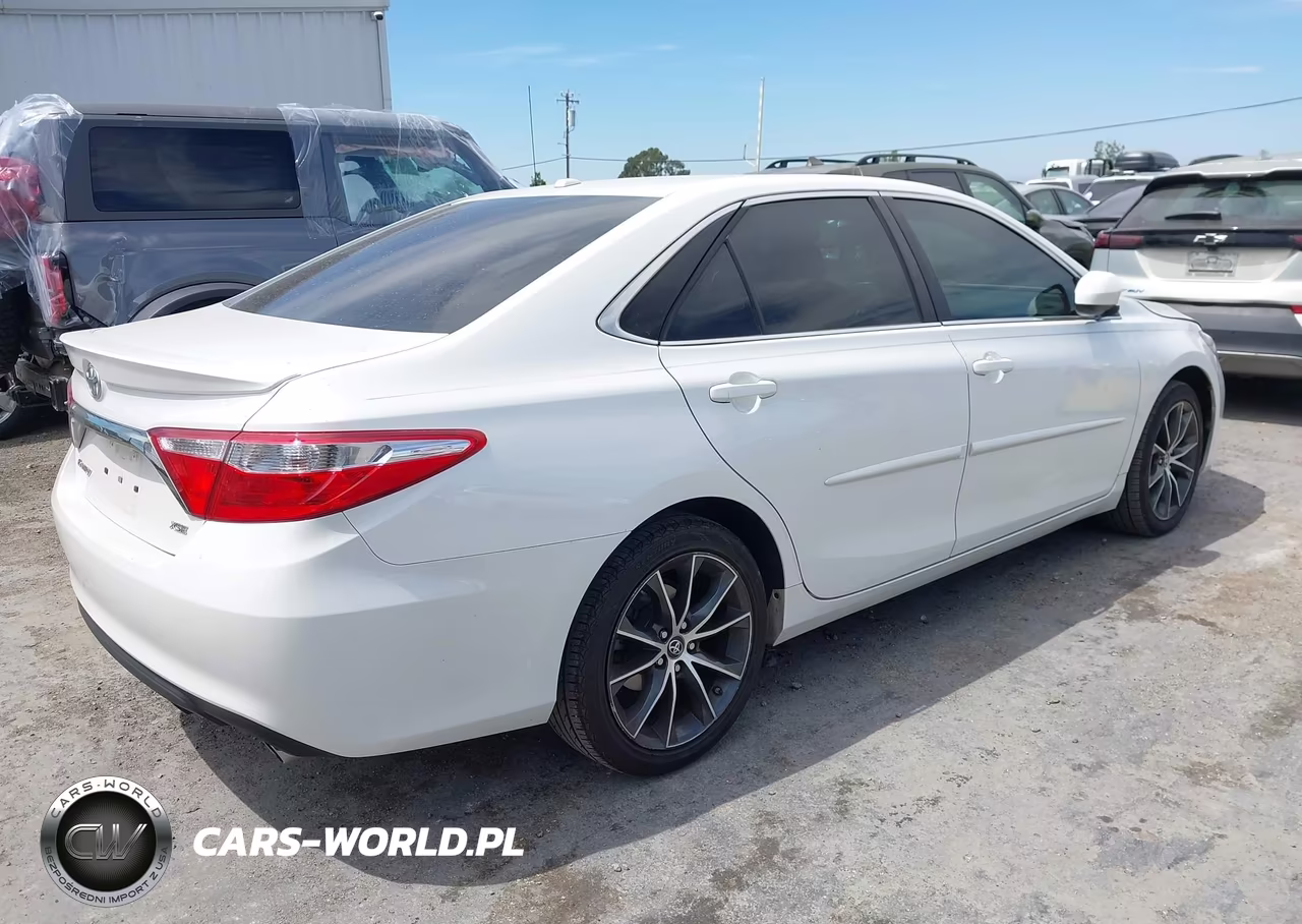 2017 Toyota Camry Xse VIN:4T1BF1FKXHU368756 - 4