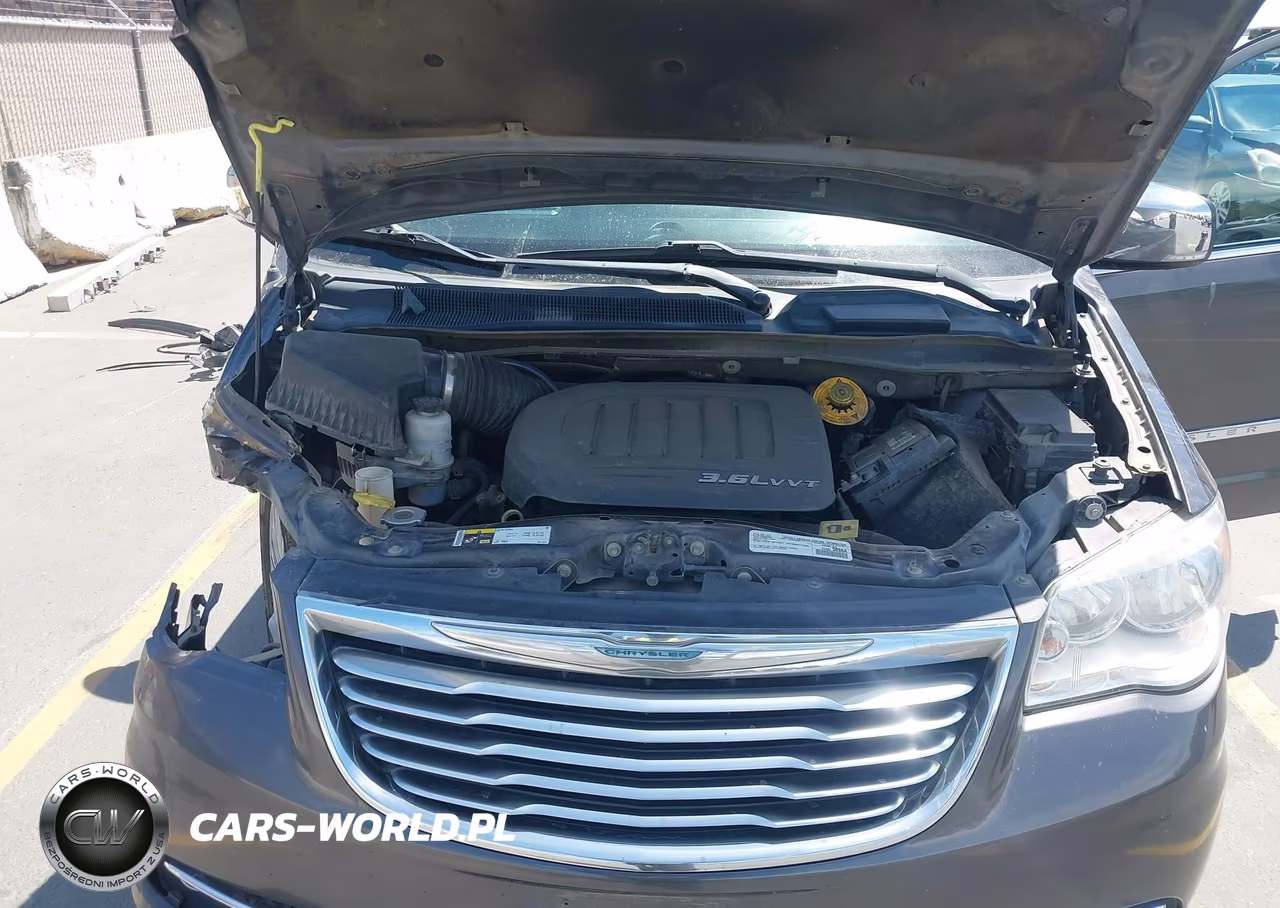 2016 Chrysler Town & Country Touring-L Anniversary Edition VIN:2C4RC1CG8GR128483 - 10