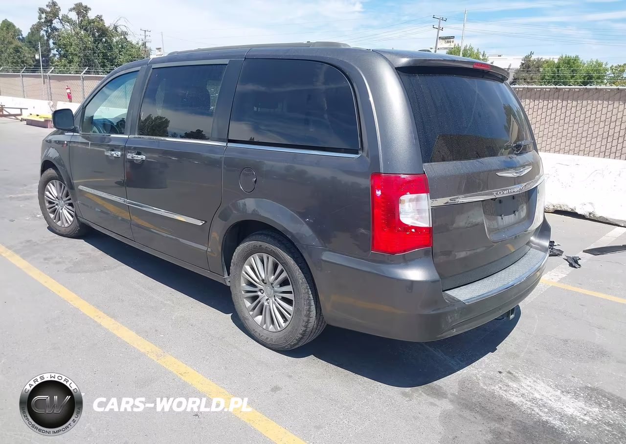 2016 Chrysler Town & Country Touring-L Anniversary Edition VIN:2C4RC1CG8GR128483 - 3