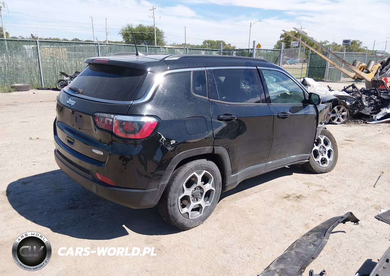2018 Jeep Compass Latitude Fwd VIN:3C4NJCBB1JT304641 - 4