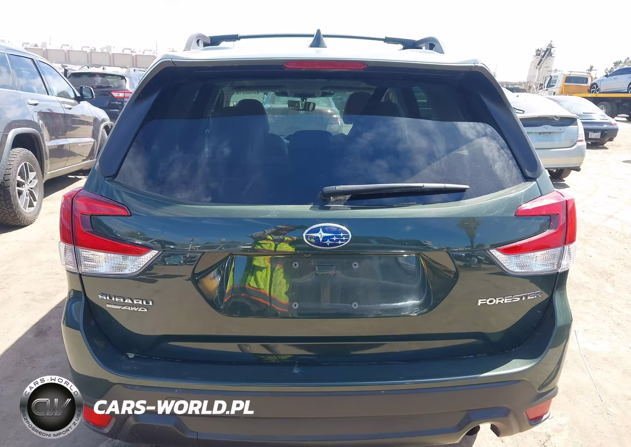 2023 Subaru Forester Premium VIN:JF2SKAEC9PH425483 - 16