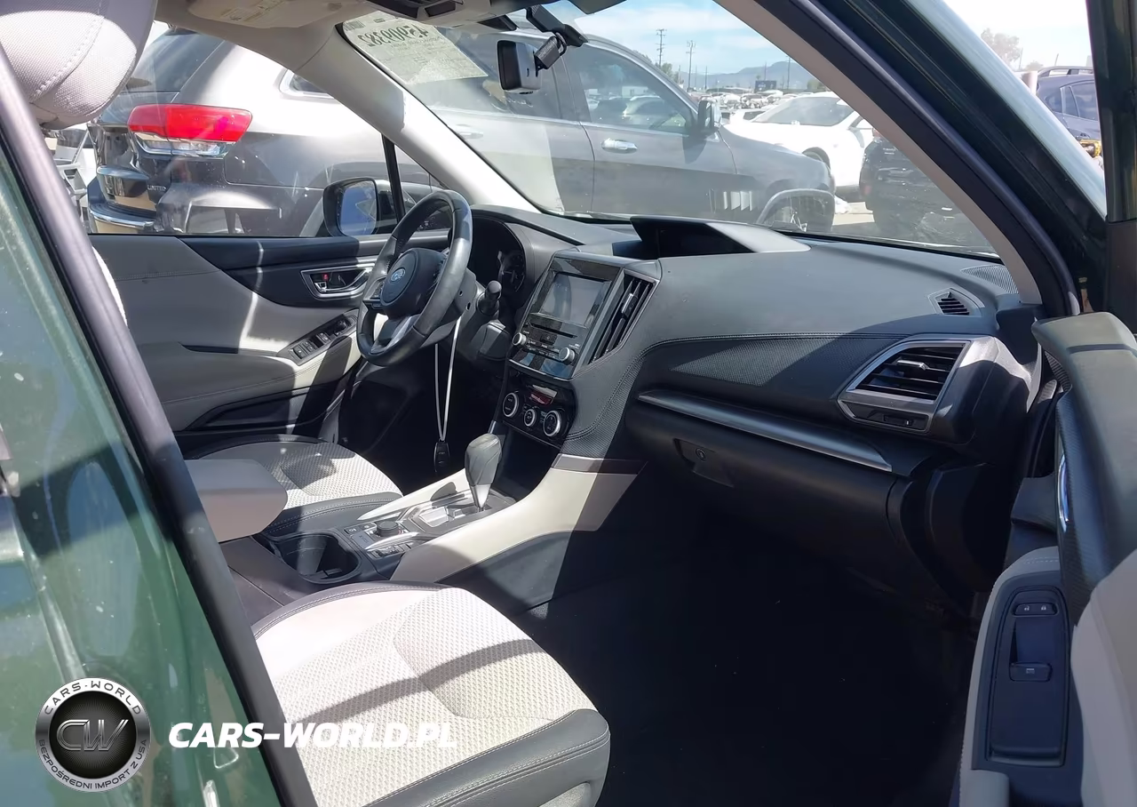 2023 Subaru Forester Premium VIN:JF2SKAEC9PH425483 - 5