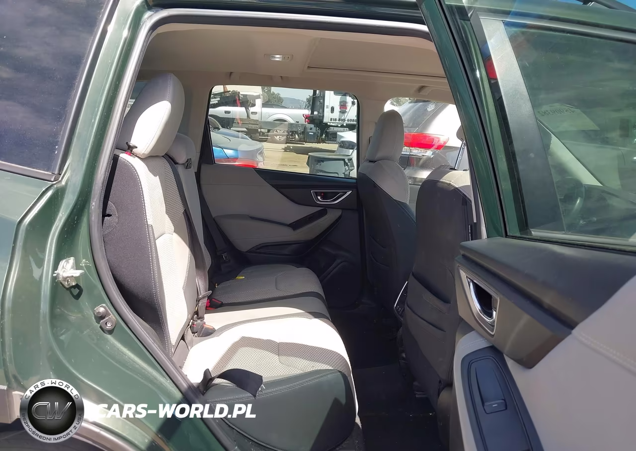 2023 Subaru Forester Premium VIN:JF2SKAEC9PH425483 - 8