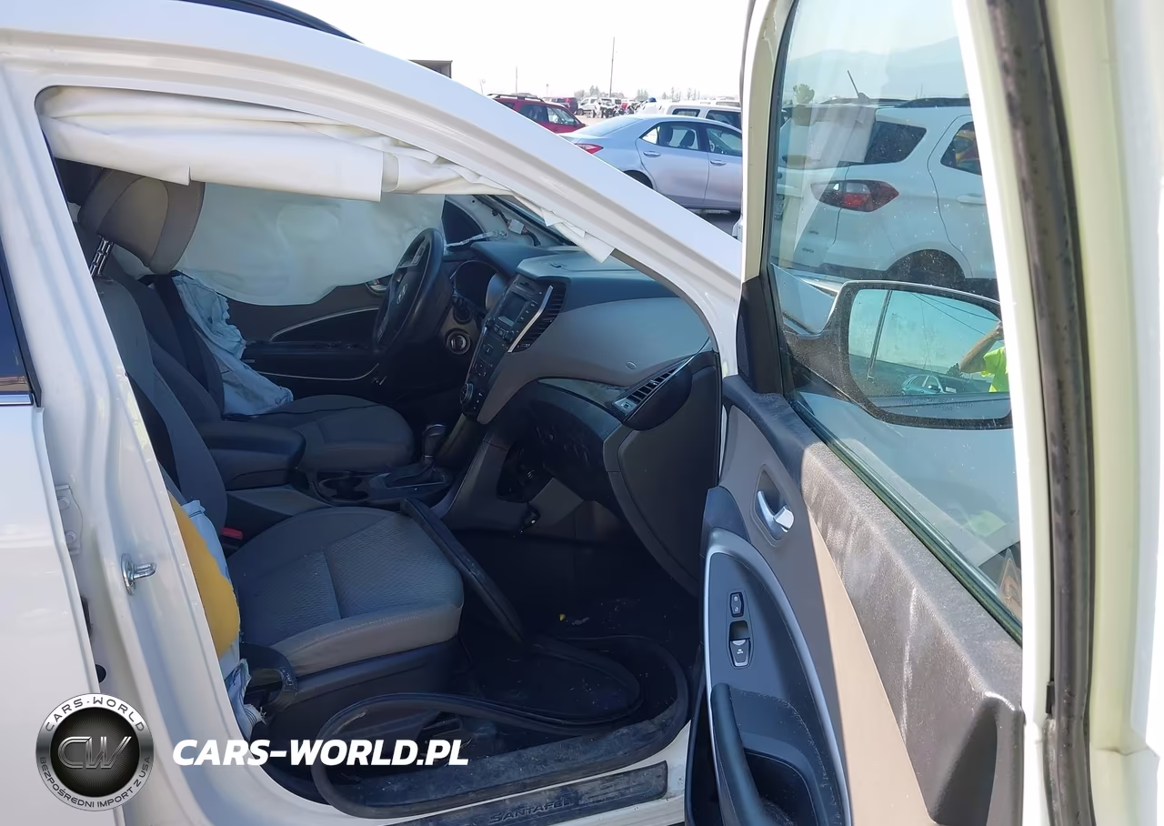 2016 Hyundai Santa Fe Se VIN:KM8SMDHF8GU156203 - 5