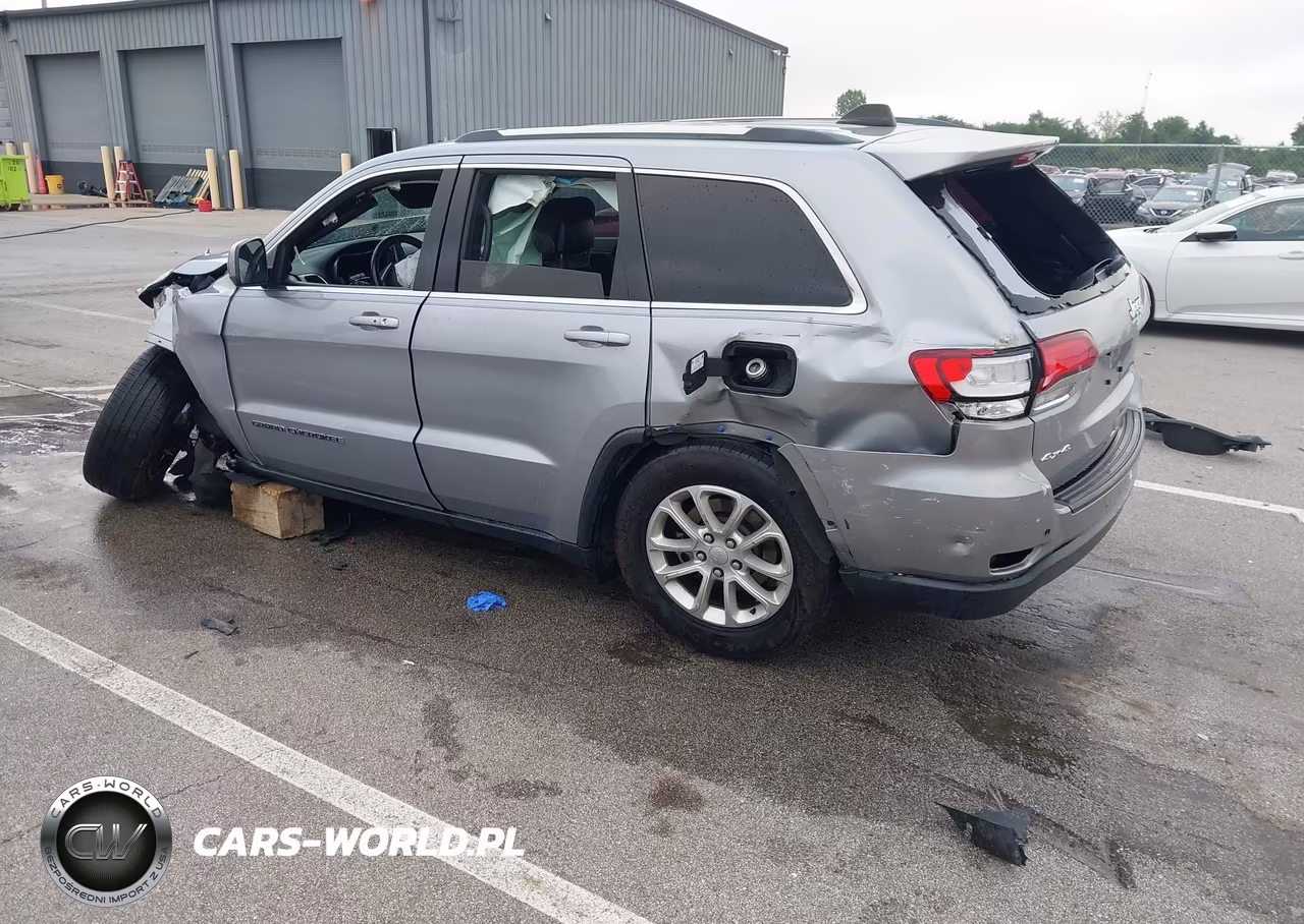 2021 Jeep Grand Cherokee Laredo E 4X4 VIN:1C4RJFAG3MC507241 - 3