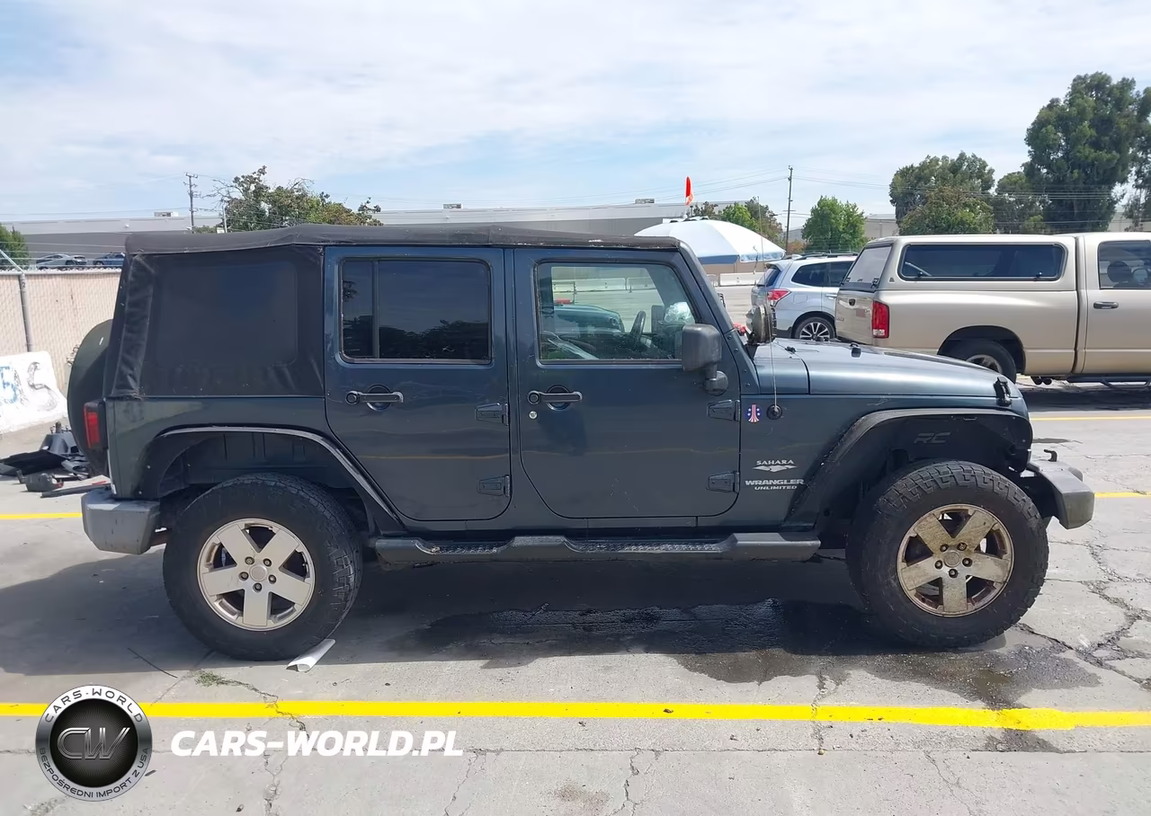 2007 Jeep Wrangler Unlimited Sahara VIN:1J4GA59127L162266 - 13