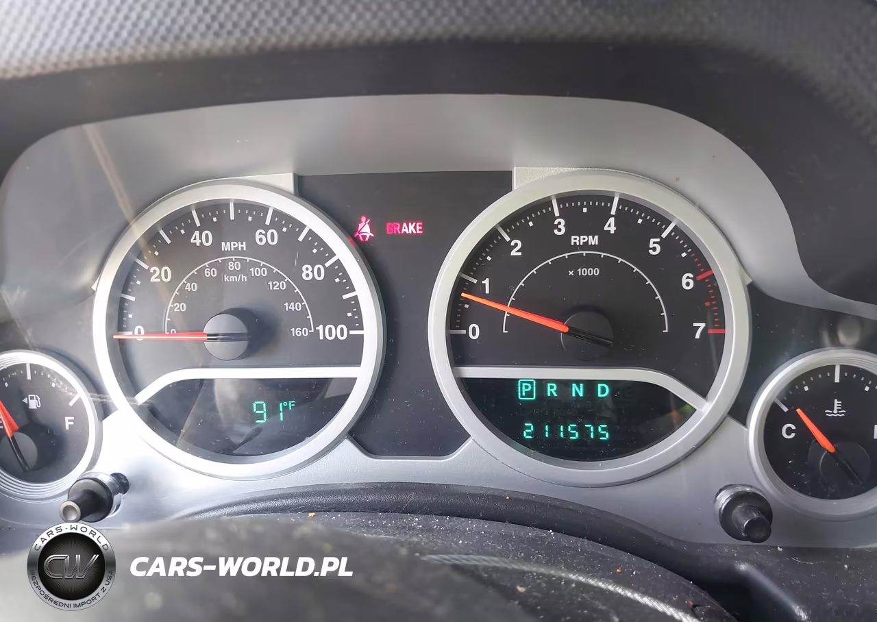 2007 Jeep Wrangler Unlimited Sahara VIN:1J4GA59127L162266 - 15