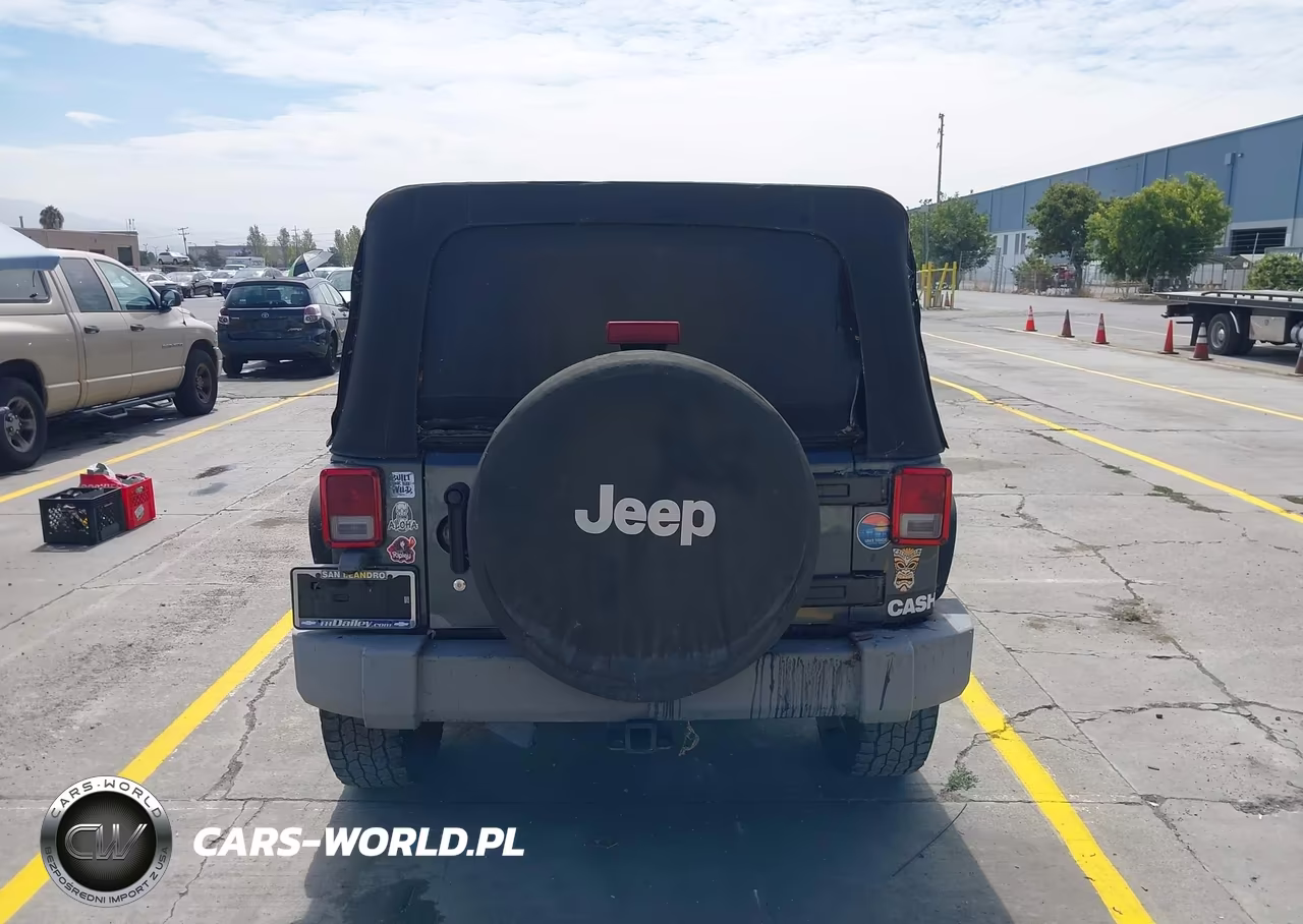 2007 Jeep Wrangler Unlimited Sahara VIN:1J4GA59127L162266 - 16