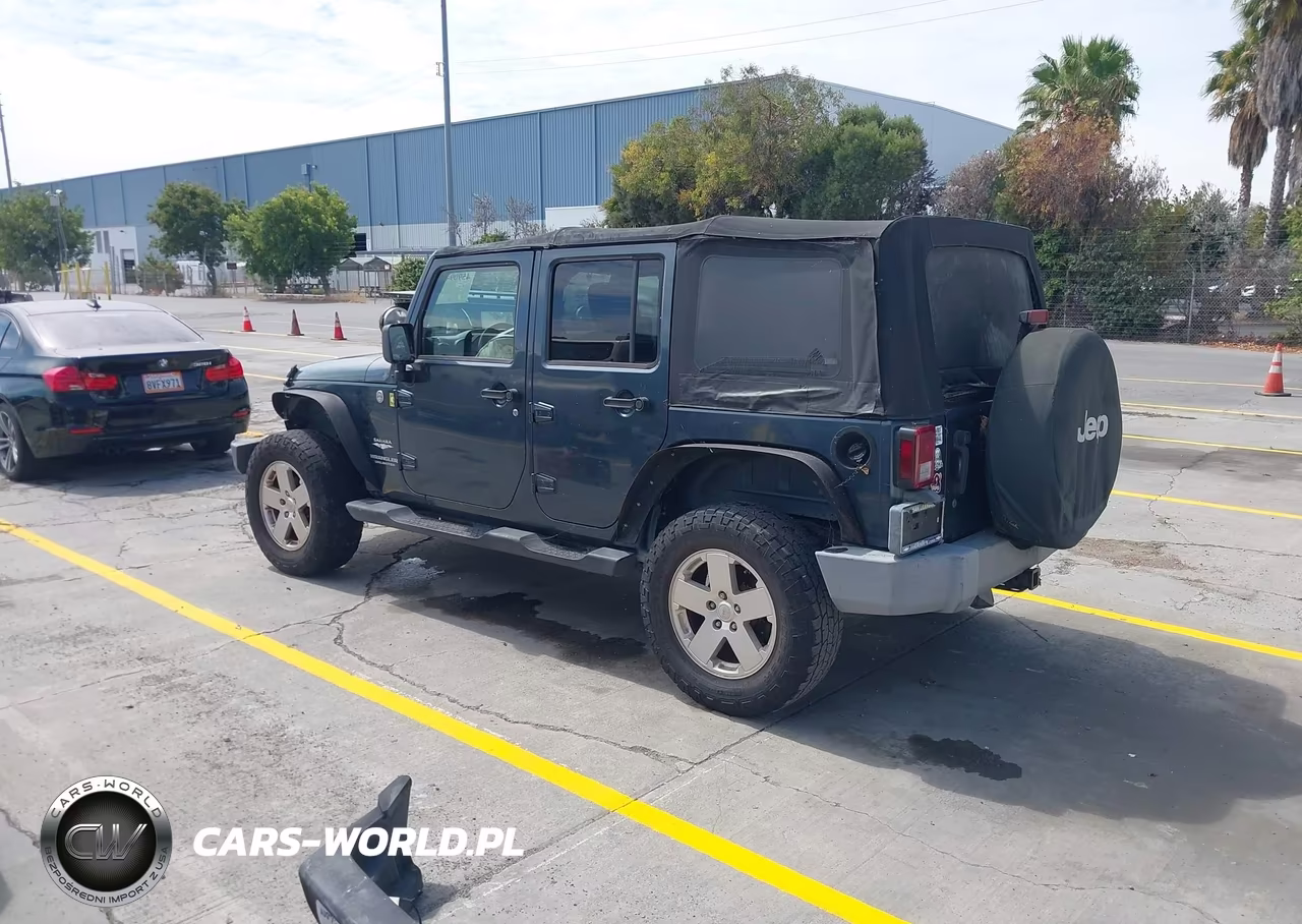 2007 Jeep Wrangler Unlimited Sahara VIN:1J4GA59127L162266 - 3