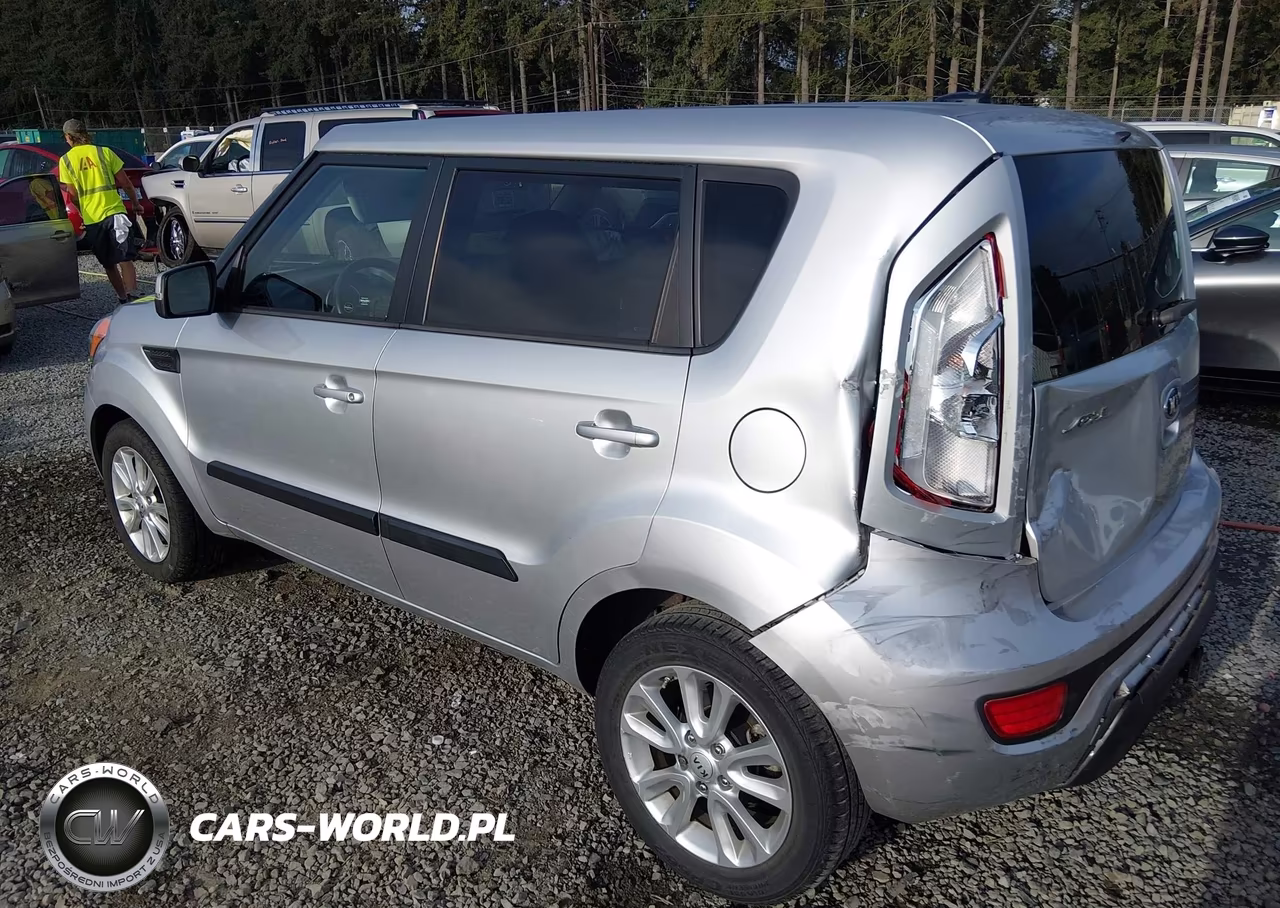 2013 Kia Soul + VIN:KNDJT2A65D7486926 - 3