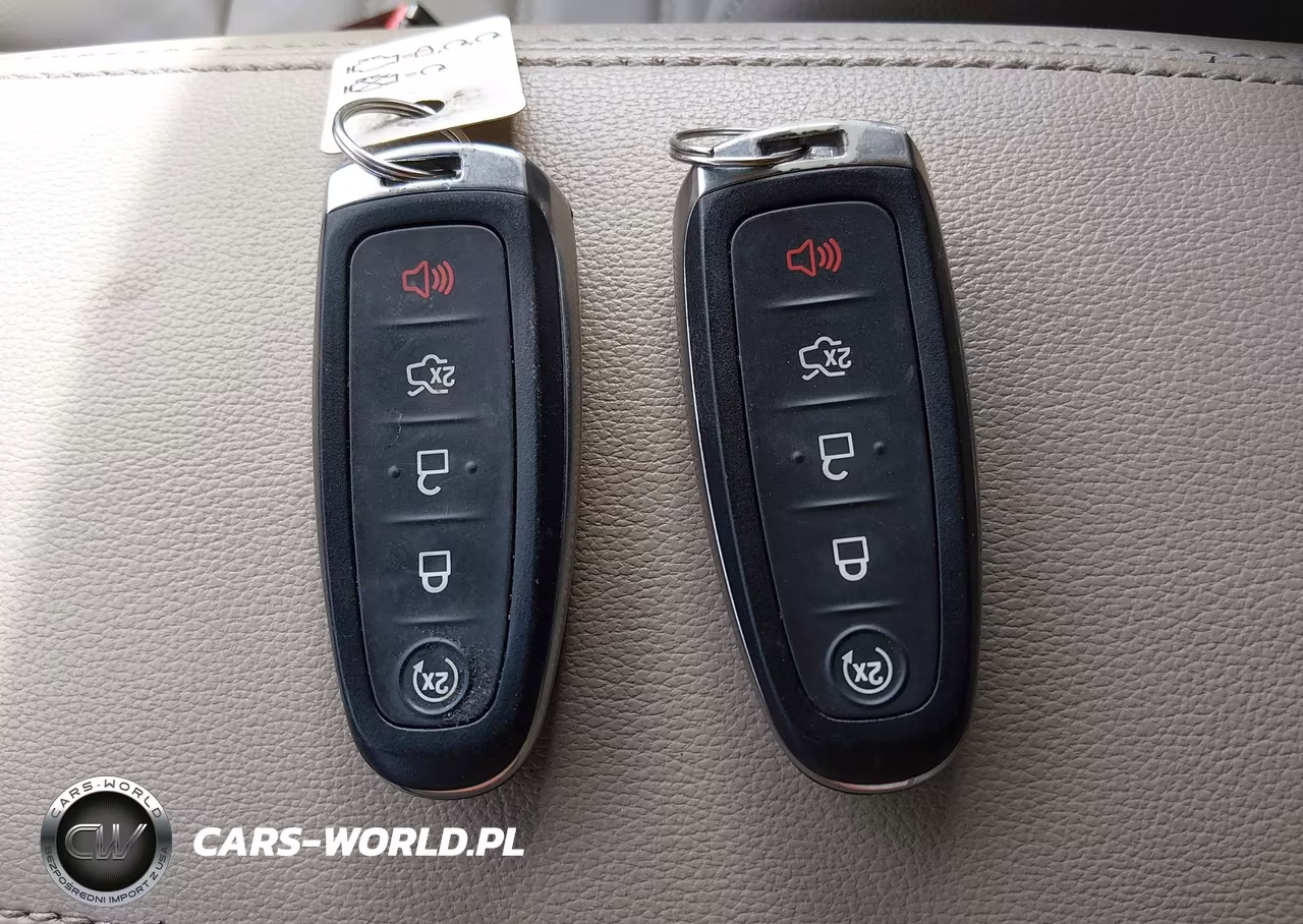 2019 Ford Escape Titanium VIN:1FMCU9J9XKUC55927 - 11