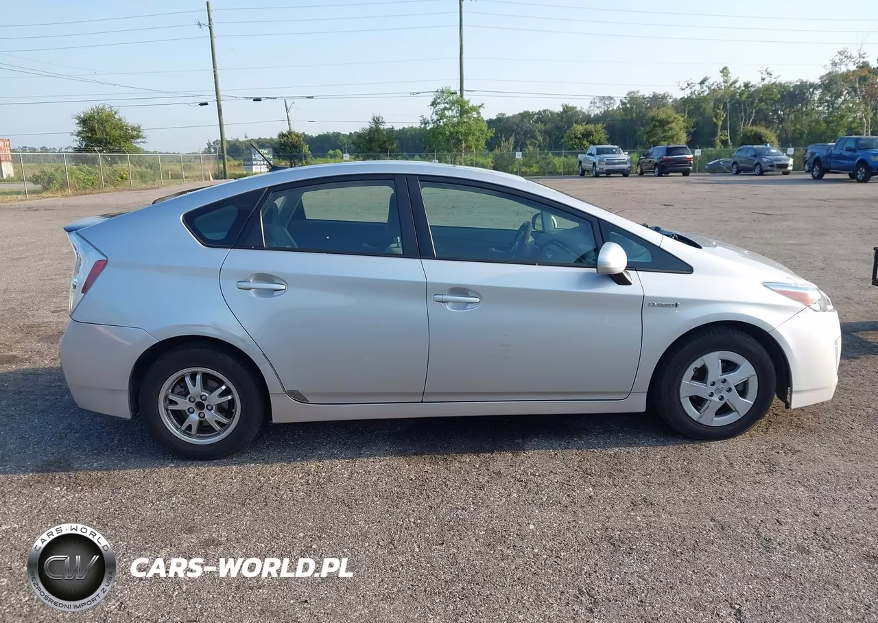 2011 Toyota Prius Two VIN:JTDKN3DU5B1403252 - 13