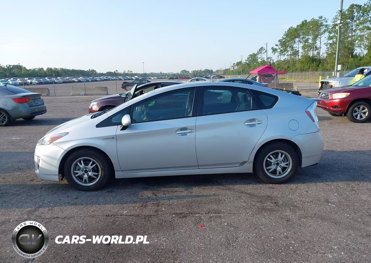 2011 Toyota Prius Two VIN:JTDKN3DU5B1403252 - 14
