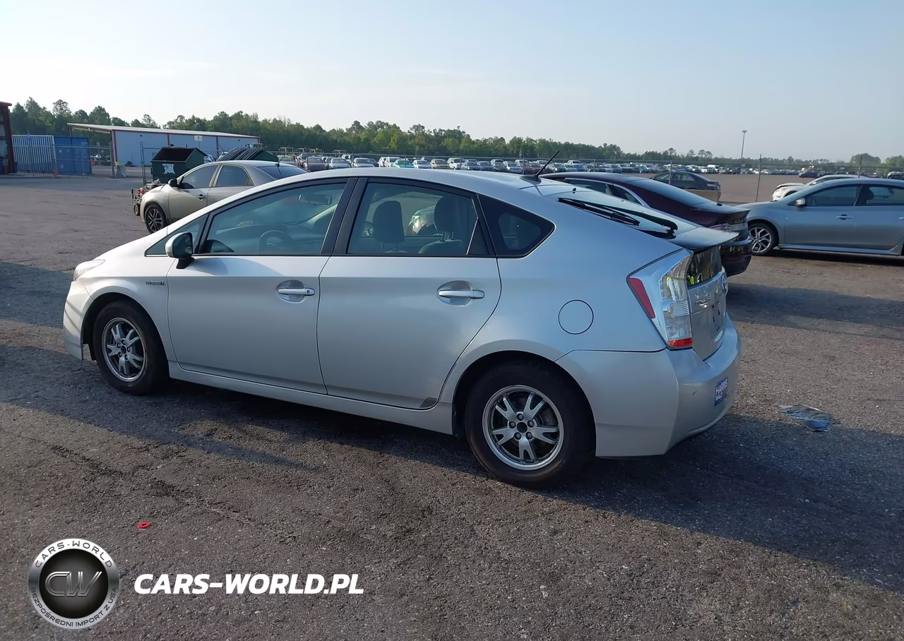 2011 Toyota Prius Two VIN:JTDKN3DU5B1403252 - 3