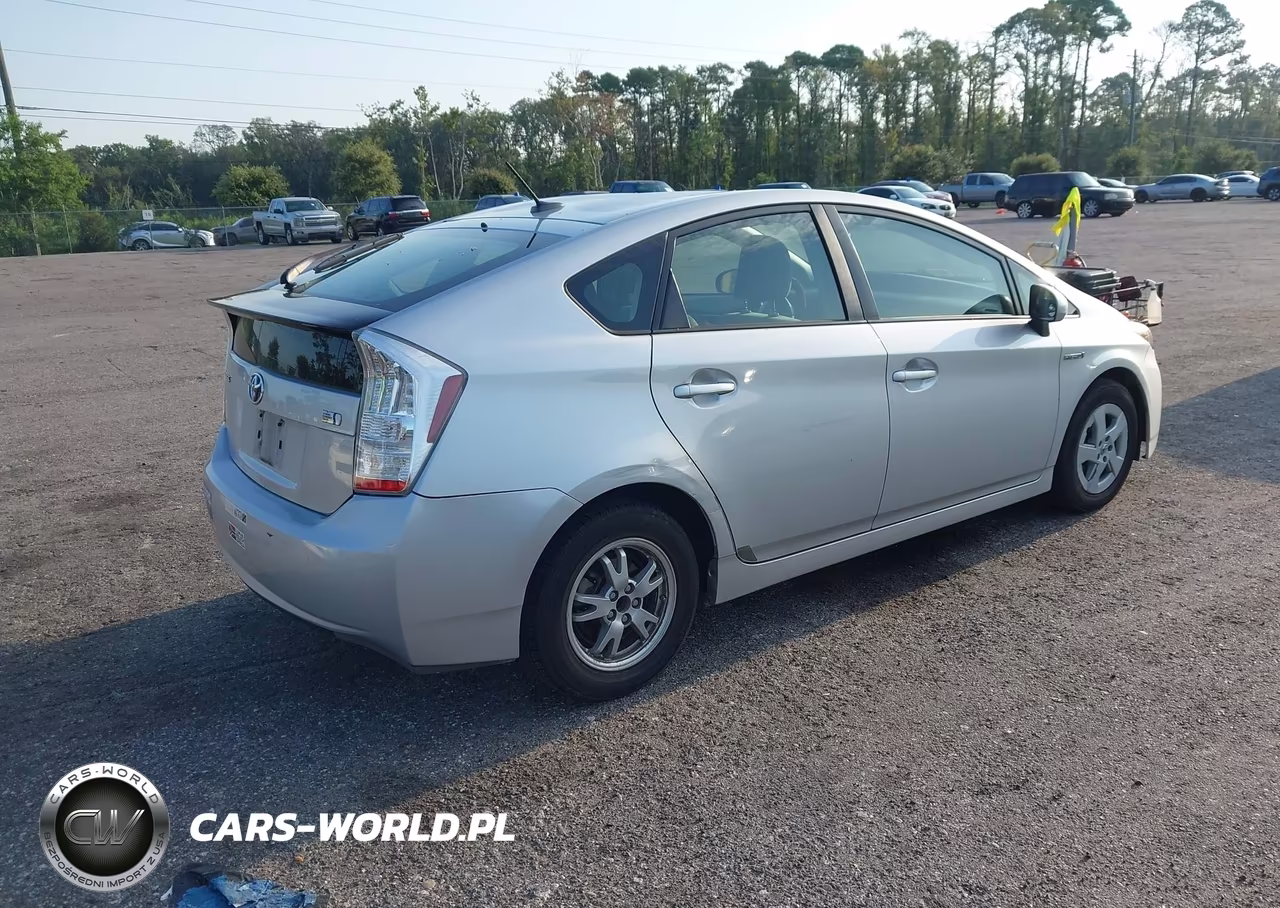 2011 Toyota Prius Two VIN:JTDKN3DU5B1403252 - 4