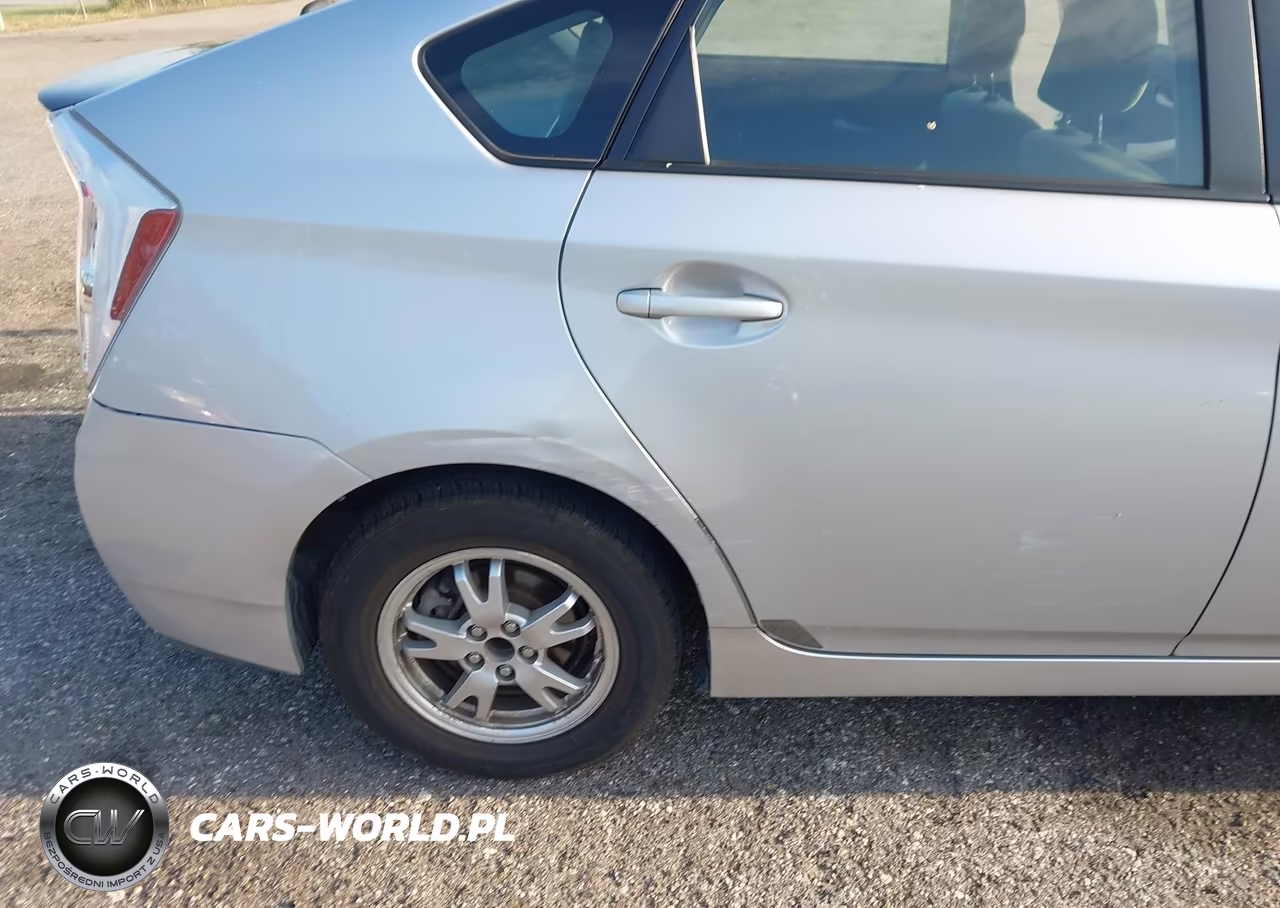 2011 Toyota Prius Two VIN:JTDKN3DU5B1403252 - 6