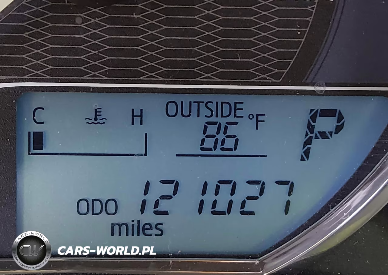 2015 Toyota Corolla L VIN:5YFBURHE5FP184075 - 17