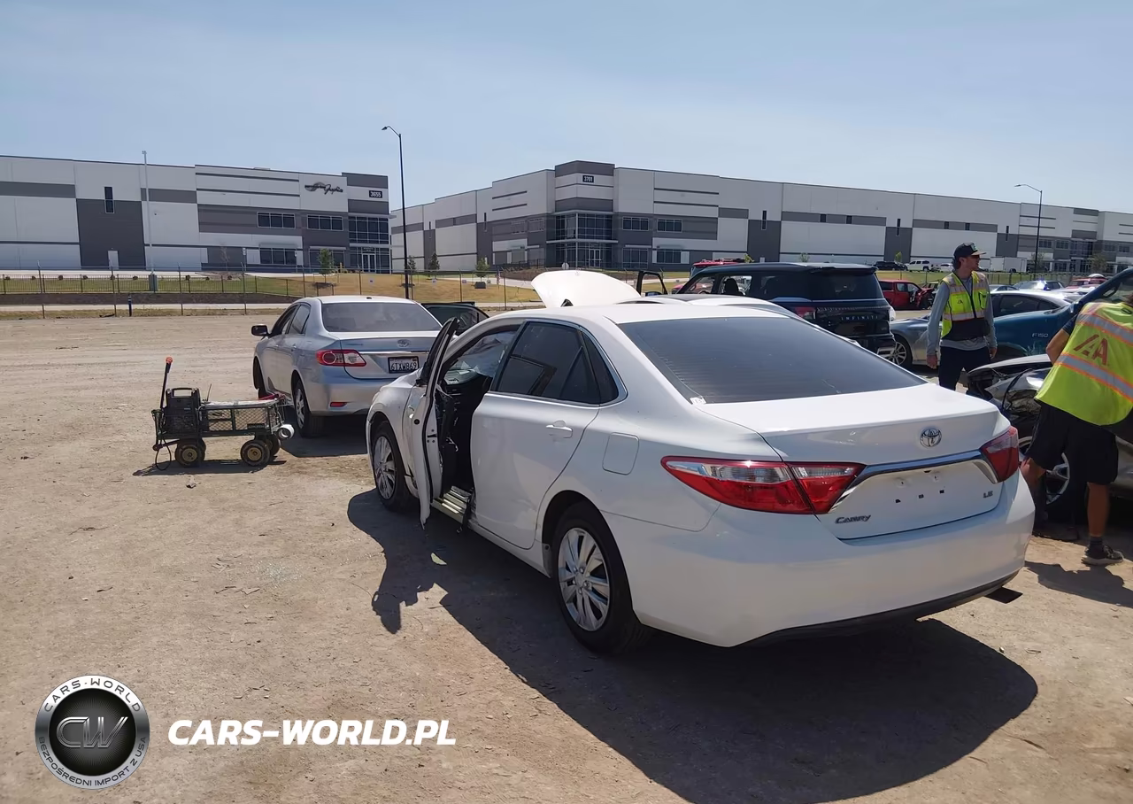 2017 Toyota Camry Le VIN:4T1BF1FK4HU777528 - 3