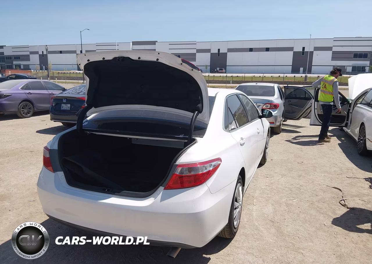 2017 Toyota Camry Le VIN:4T1BF1FK4HU777528 - 4