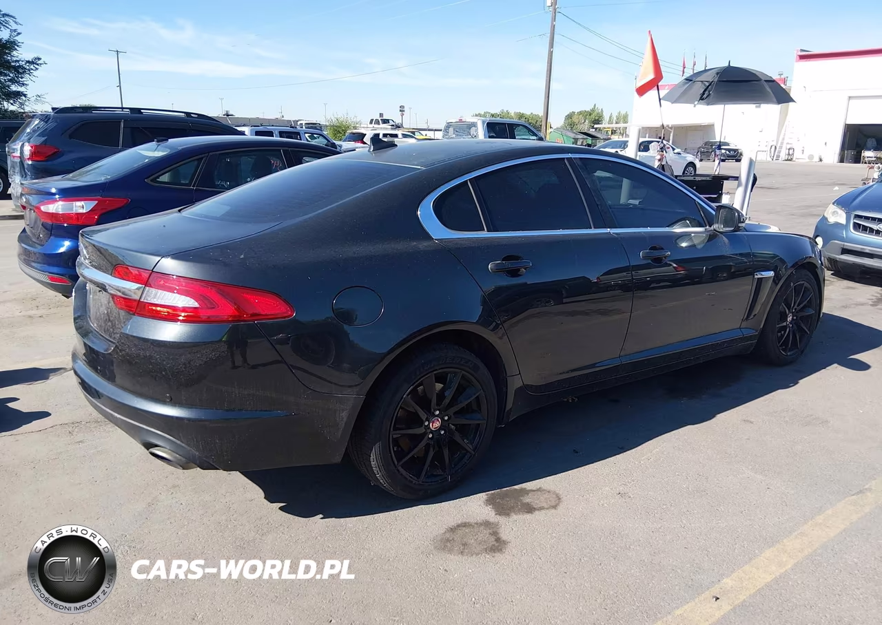 2015 Jaguar Xf 2.0T Premium VIN:SAJWA0FS8FPU60492 - 4