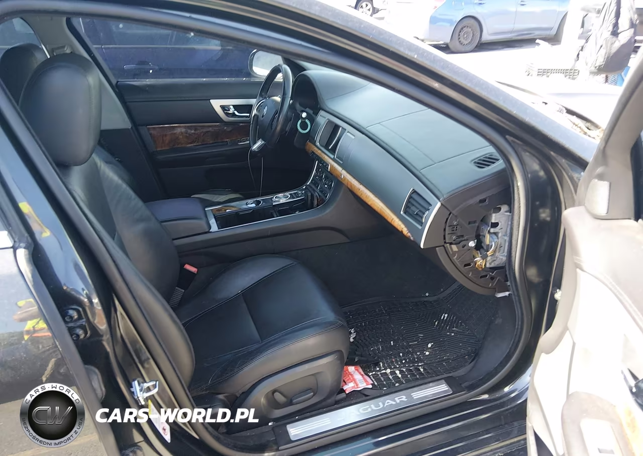 2015 Jaguar Xf 2.0T Premium VIN:SAJWA0FS8FPU60492 - 5