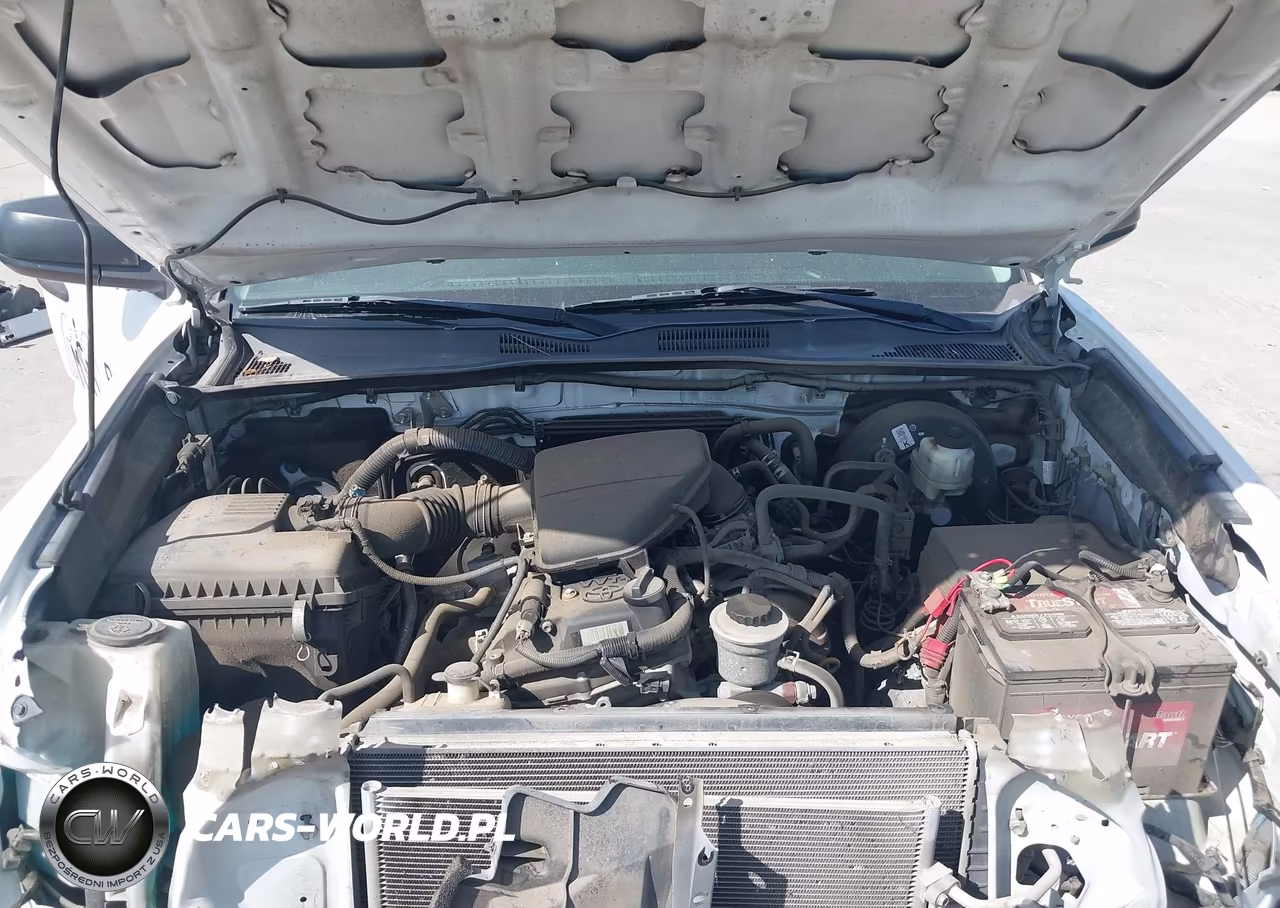 2018 Toyota Tacoma Sr VIN:5TFRX5GN6JX113753 - 9