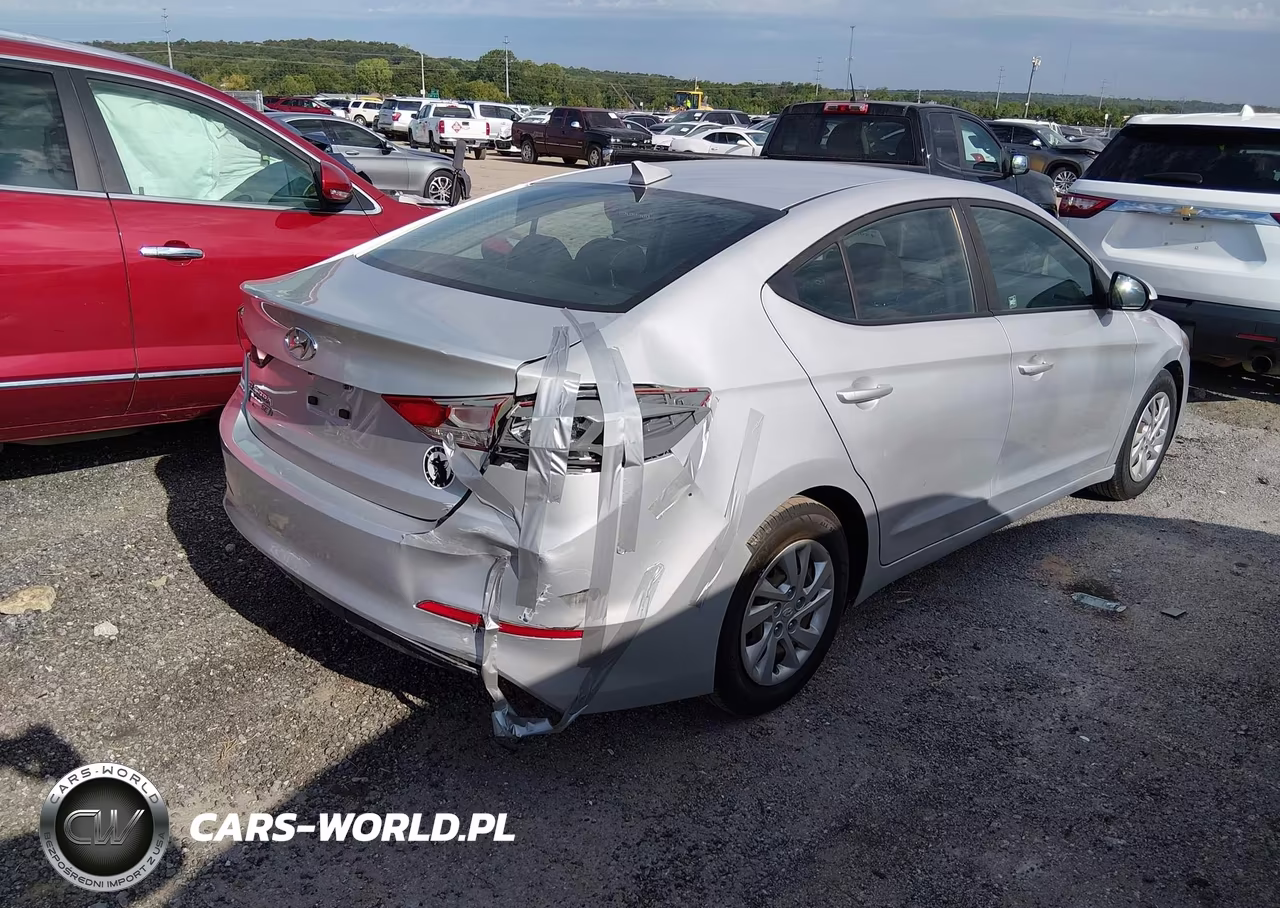 2018 Hyundai Elantra Se VIN:5NPD74LFXJH359221 - 4