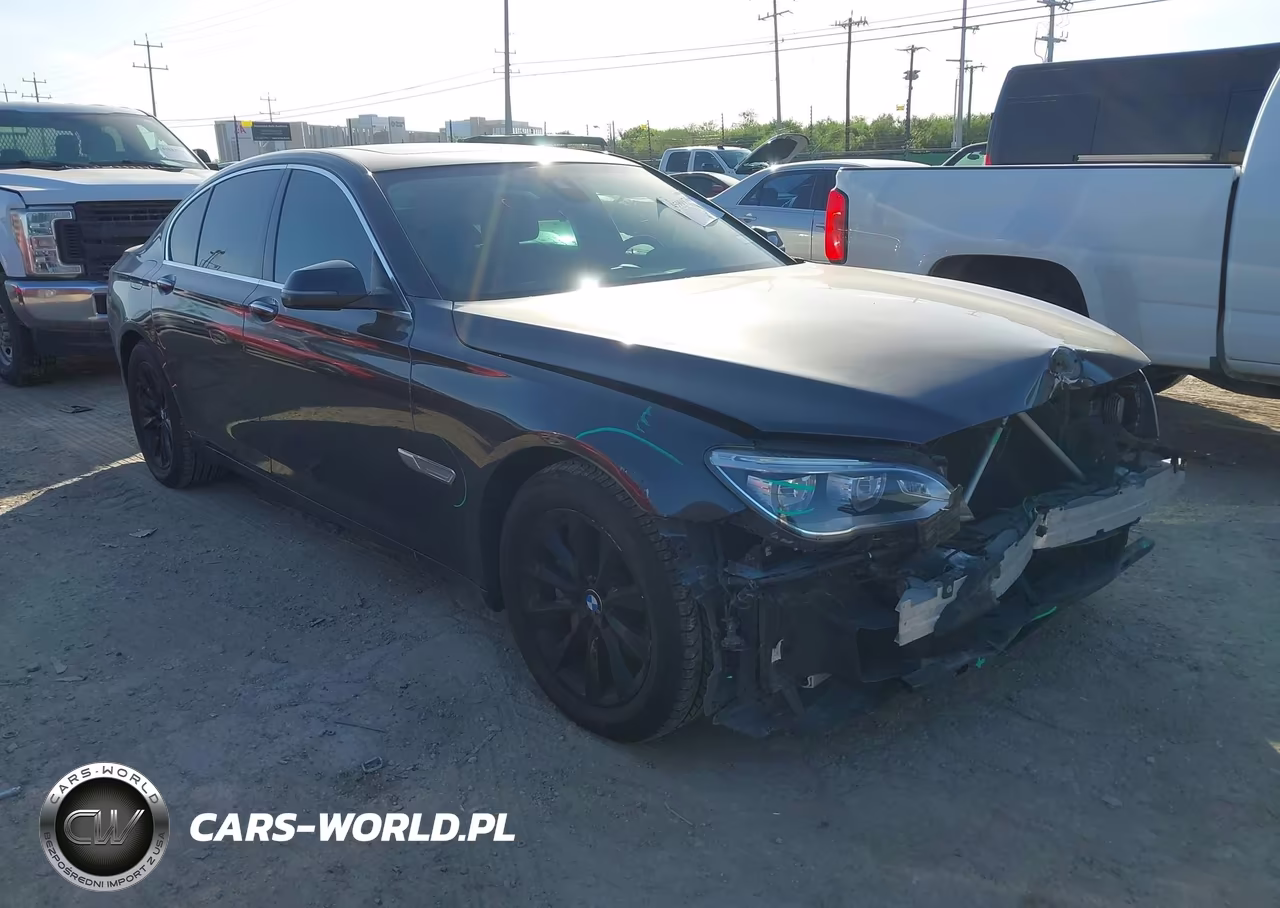 2015 BMW 740I