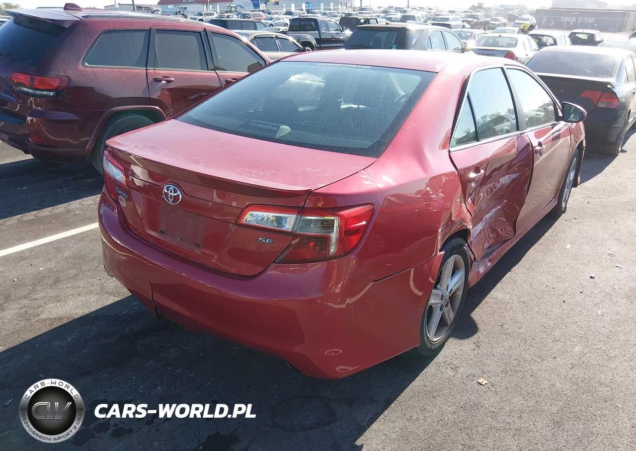 2013 Toyota Camry Se VIN:4T1BF1FK3DU694411 - 4